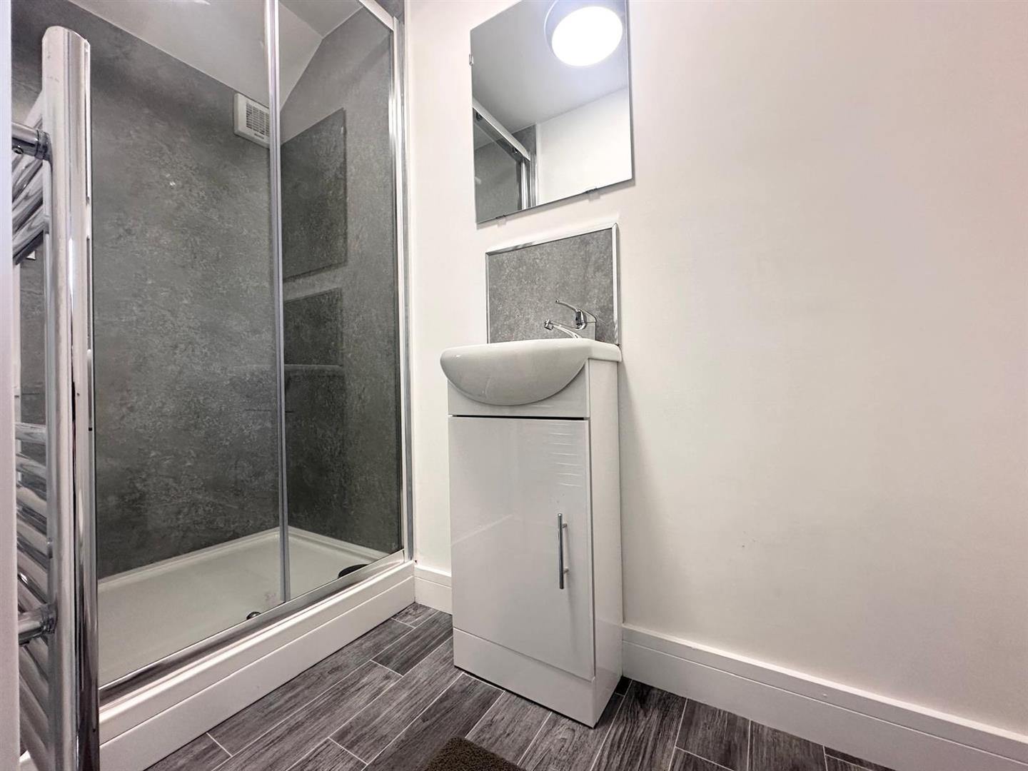 1 bed house share to rent in Wynotham Street, Burnley 2