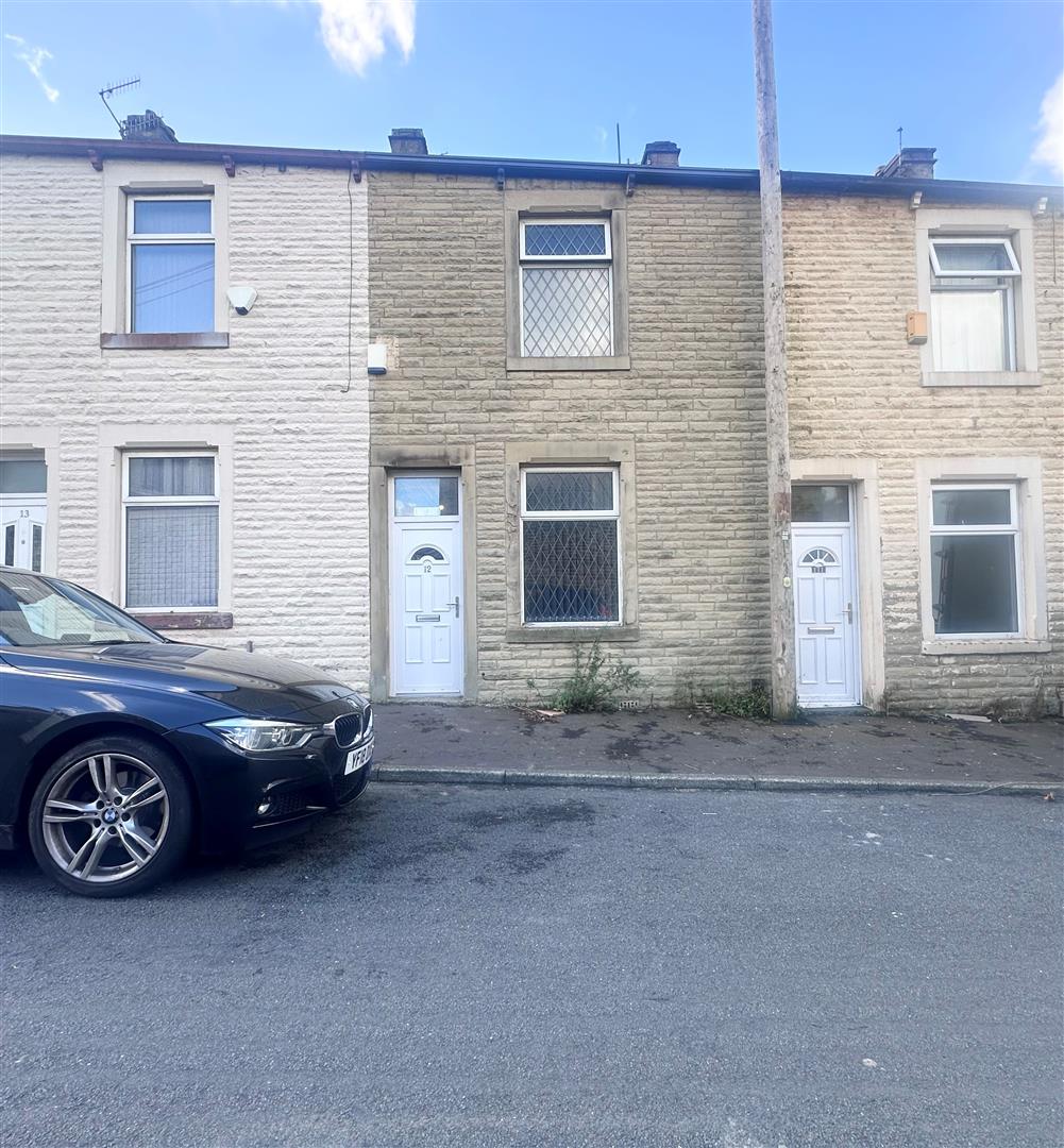 4 bed terraced house for sale in Ulster Street, Burnley  - Property Image 1