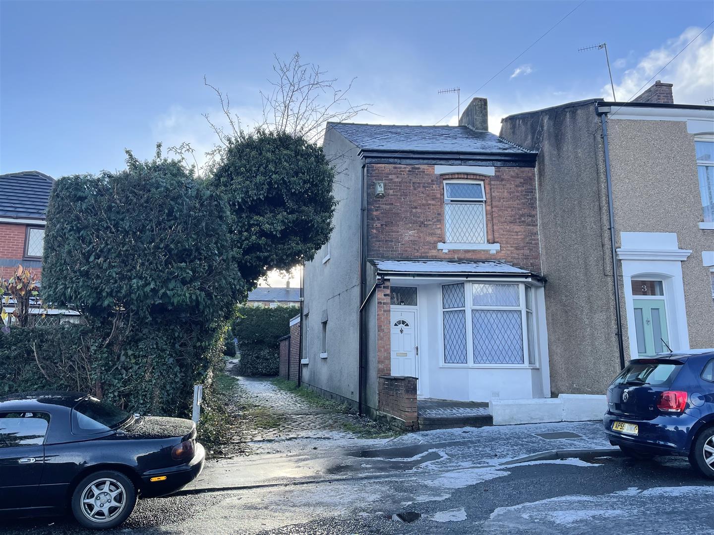 3 bed end of terrace house for sale in Bentham Road, Blackburn  - Property Image 1