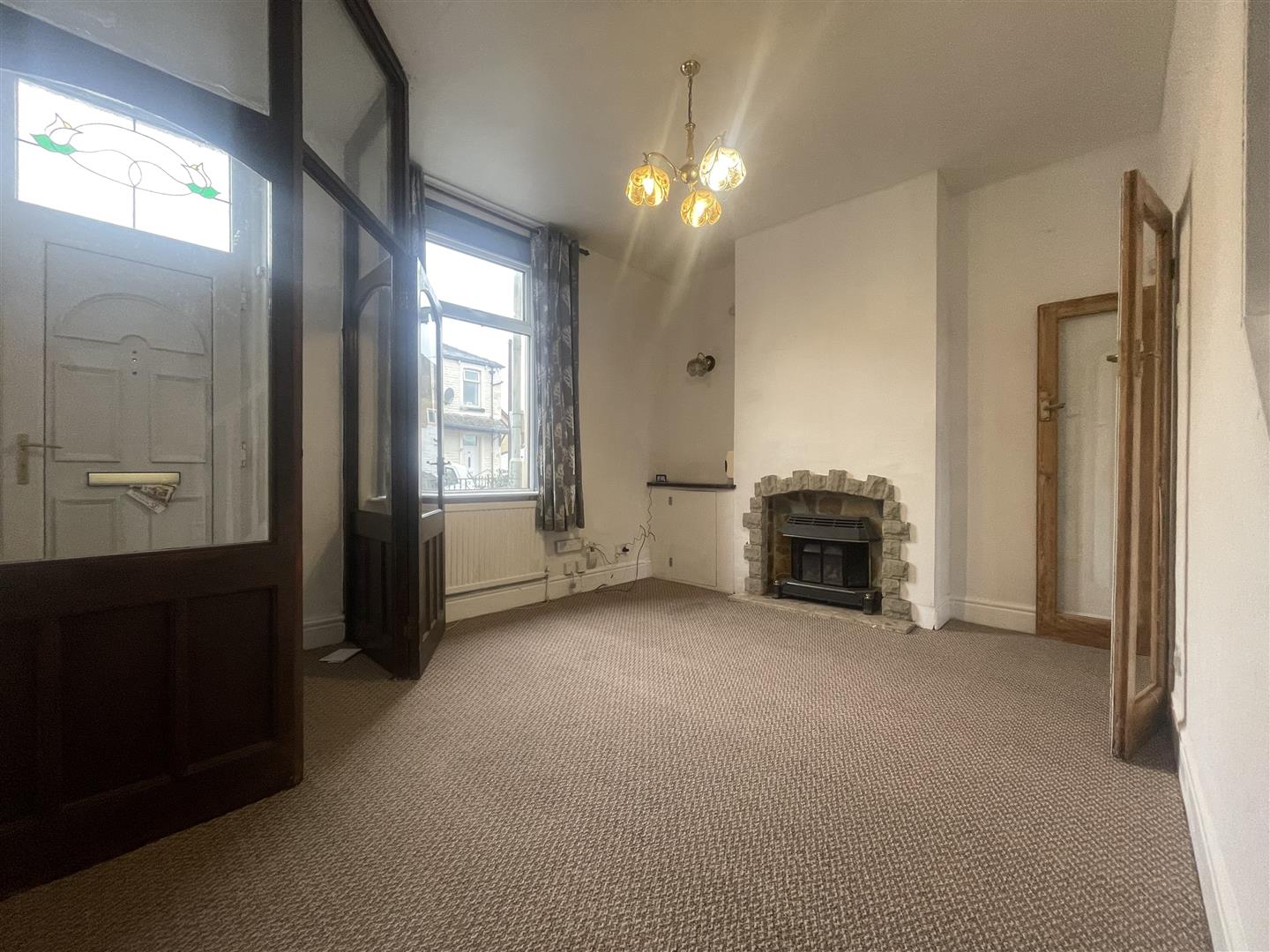 3 bed terraced house for sale in Lowerhouse Lane, Burnley  - Property Image 2