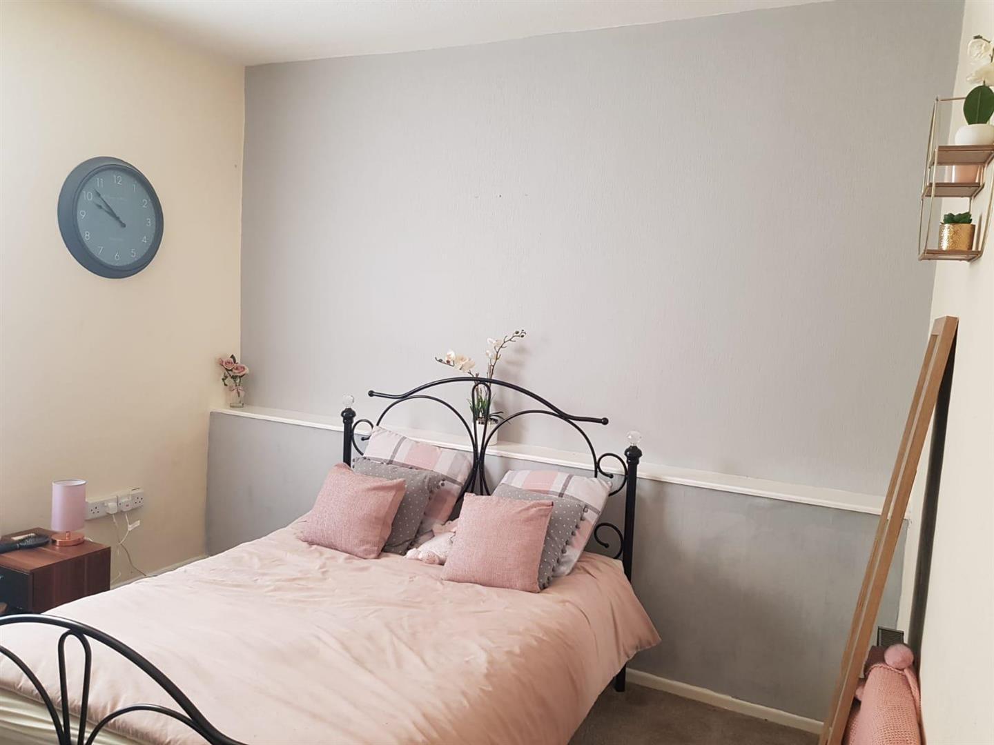 3 bed terraced house for sale in Briercliffe Road, Burnley 4