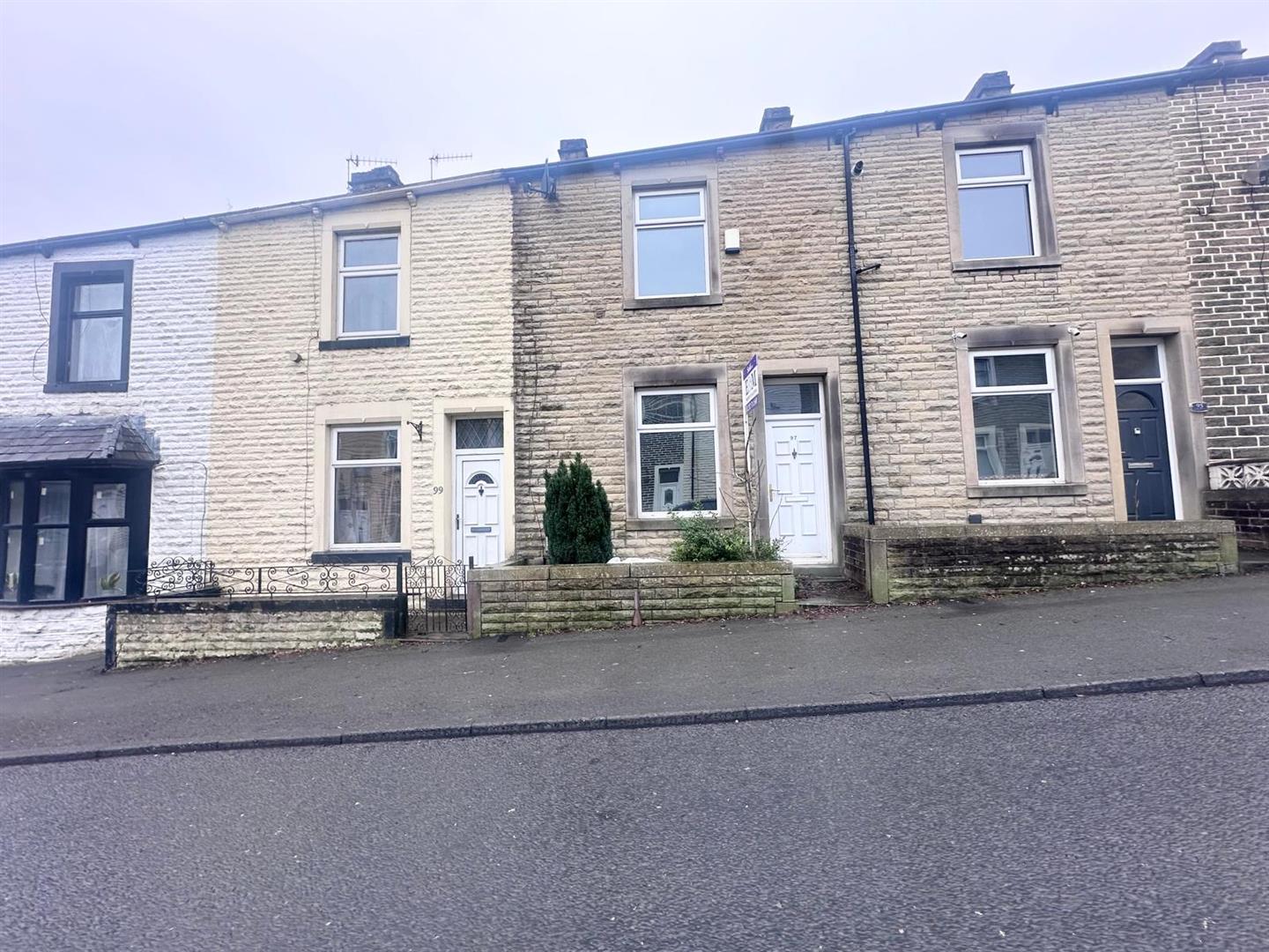 2 bed terraced house to rent in Queen Victoria Road, Burnley - Property Image 1