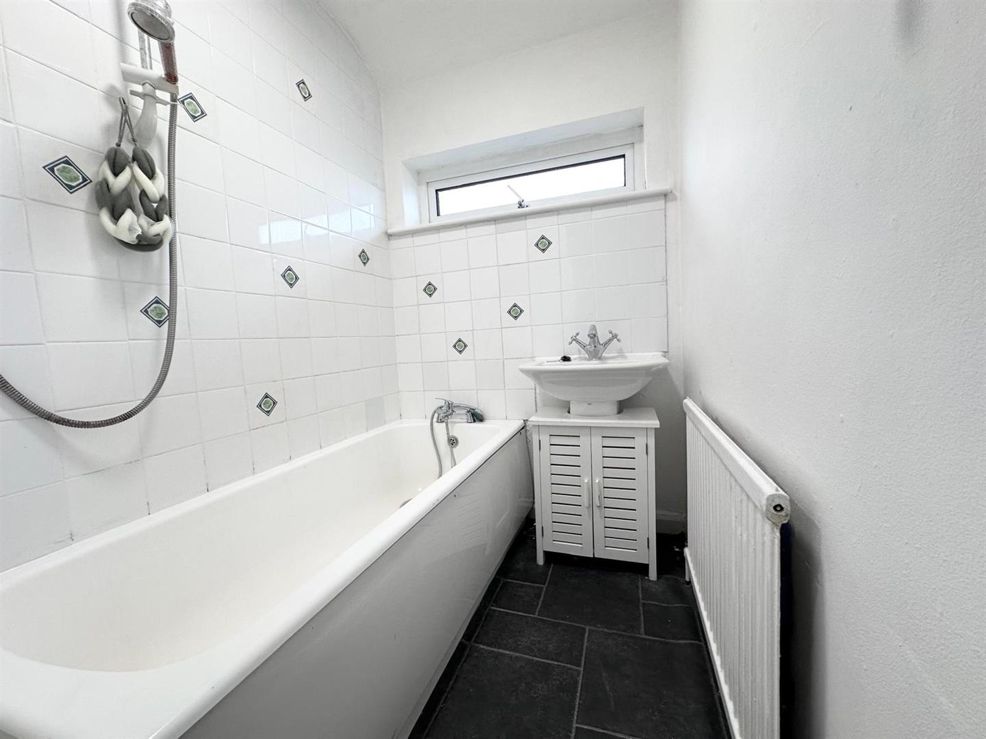 3 bed semi-detached house to rent in Rosehill Road, Burnley  - Property Image 6
