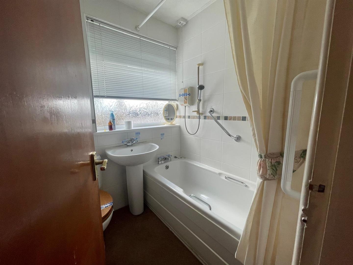 2 bed detached bungalow for sale in Lower Mead Drive, Burnley  - Property Image 6