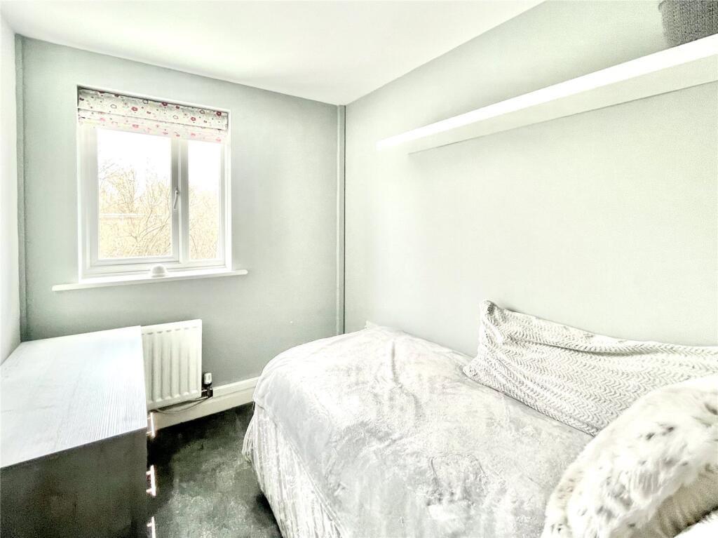 4 bed detached house for sale in Kingfisher Mews, Wombwell  - Property Image 5