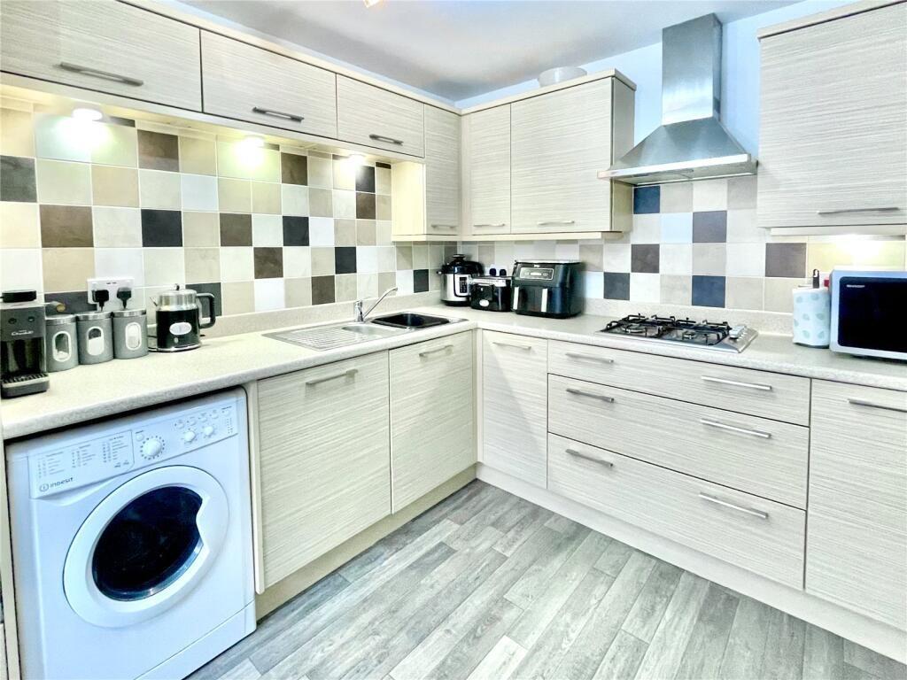 4 bed detached house for sale in Kingfisher Mews, Wombwell 2