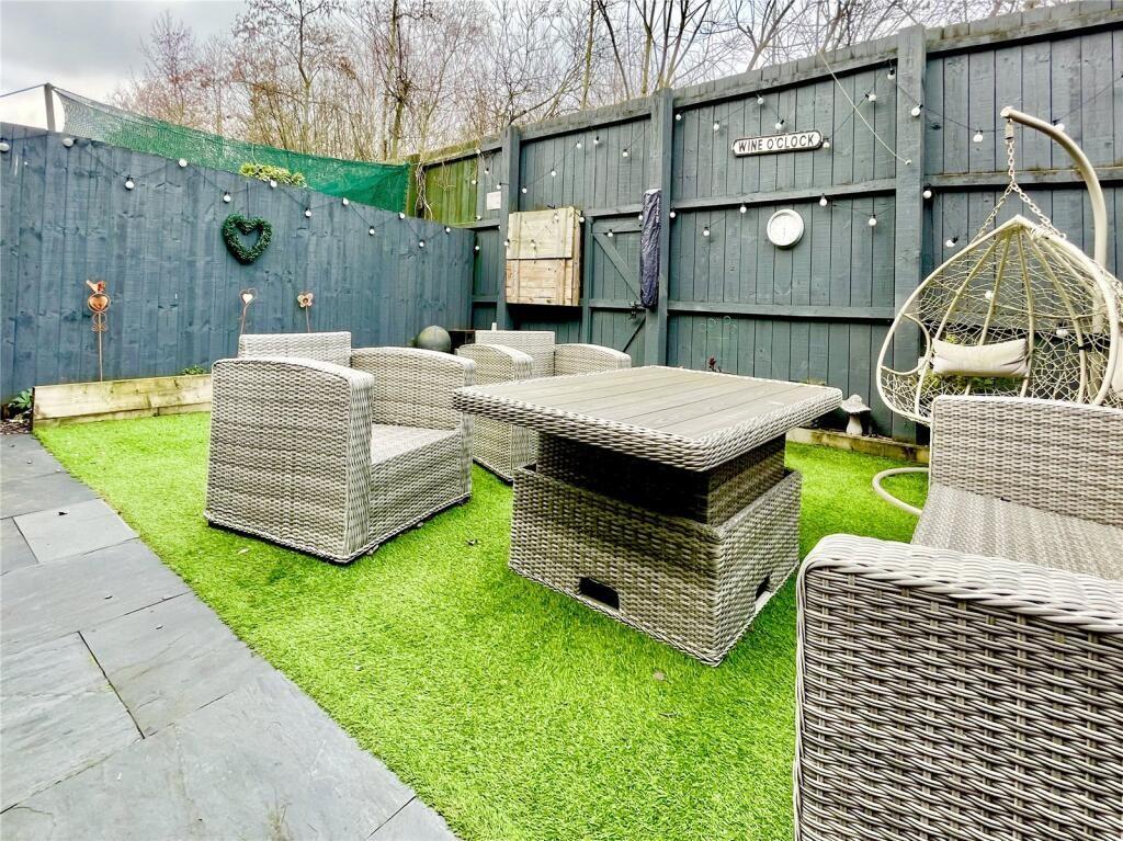 4 bed detached house for sale in Kingfisher Mews, Wombwell  - Property Image 3