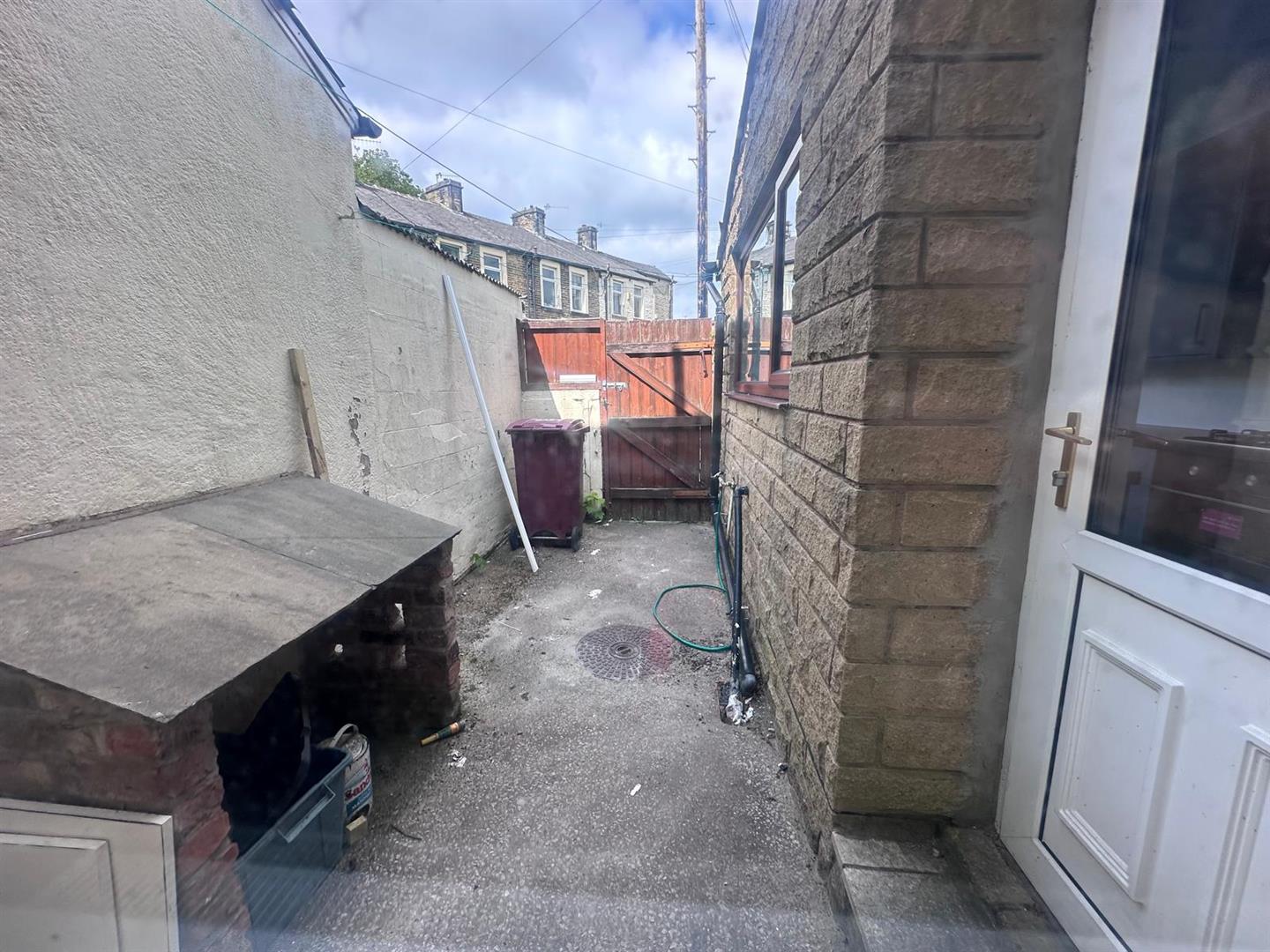 2 bed terraced house to rent in Coal Clough Lane, Burnley  - Property Image 11