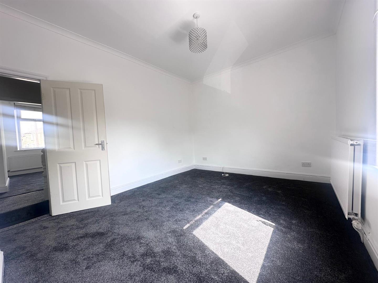 2 bed terraced house to rent in Coal Clough Lane, Burnley  - Property Image 7