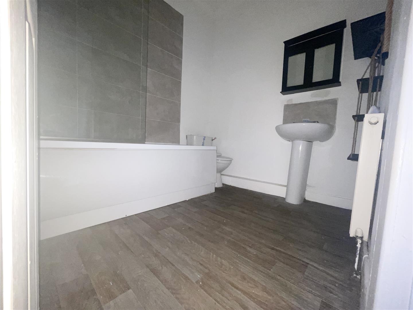 2 bed terraced house for sale in Leyland Road, Burnley  - Property Image 4
