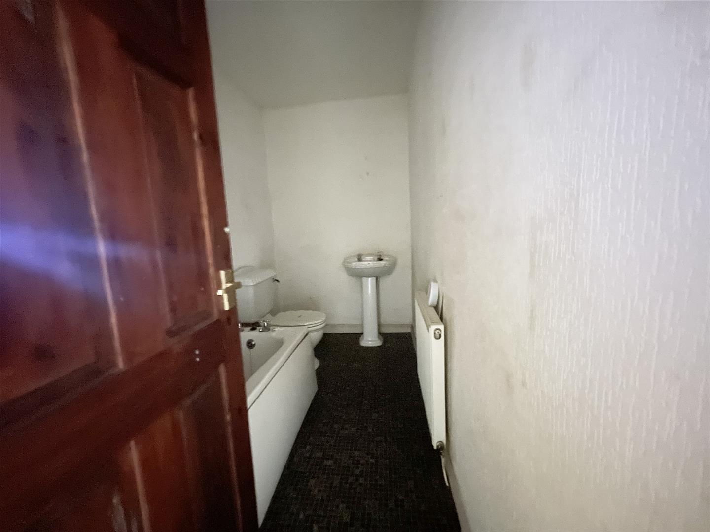 2 bed terraced house for sale in Pine Street, Burnley  - Property Image 5