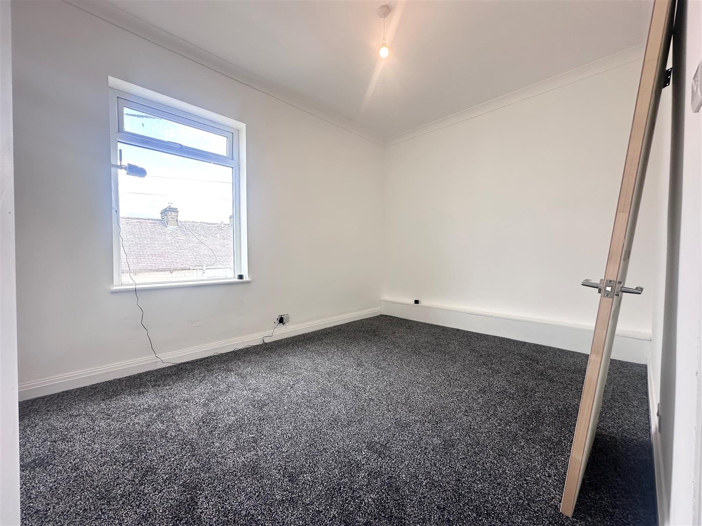 3 bed terraced house to rent in Dall Street, Burnley  - Property Image 5