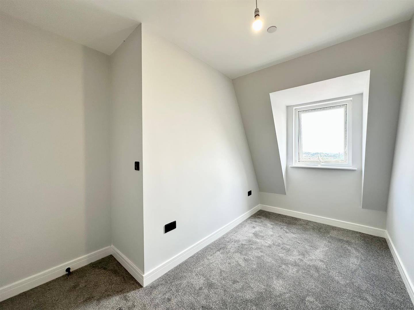 2 bed flat to rent in Sheffield Road, Barnsley 4