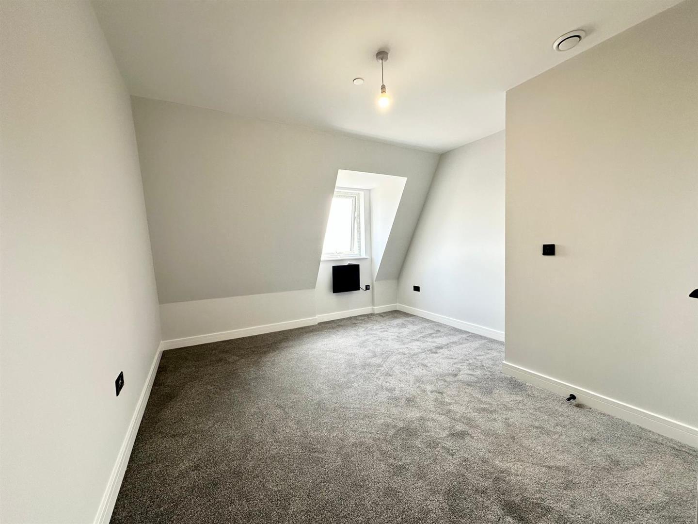 2 bed flat to rent in Sheffield Road, Barnsley 1