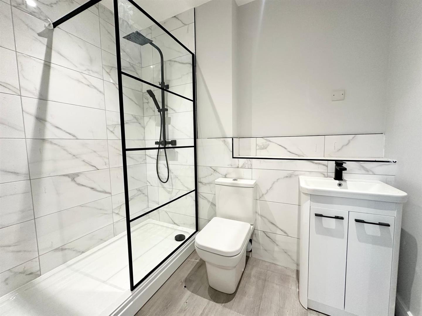 2 bed flat to rent in Sheffield Road, Barnsley 2