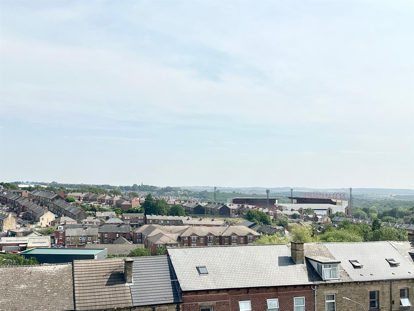 2 bed flat to rent in Sheffield Road, Barnsley 3