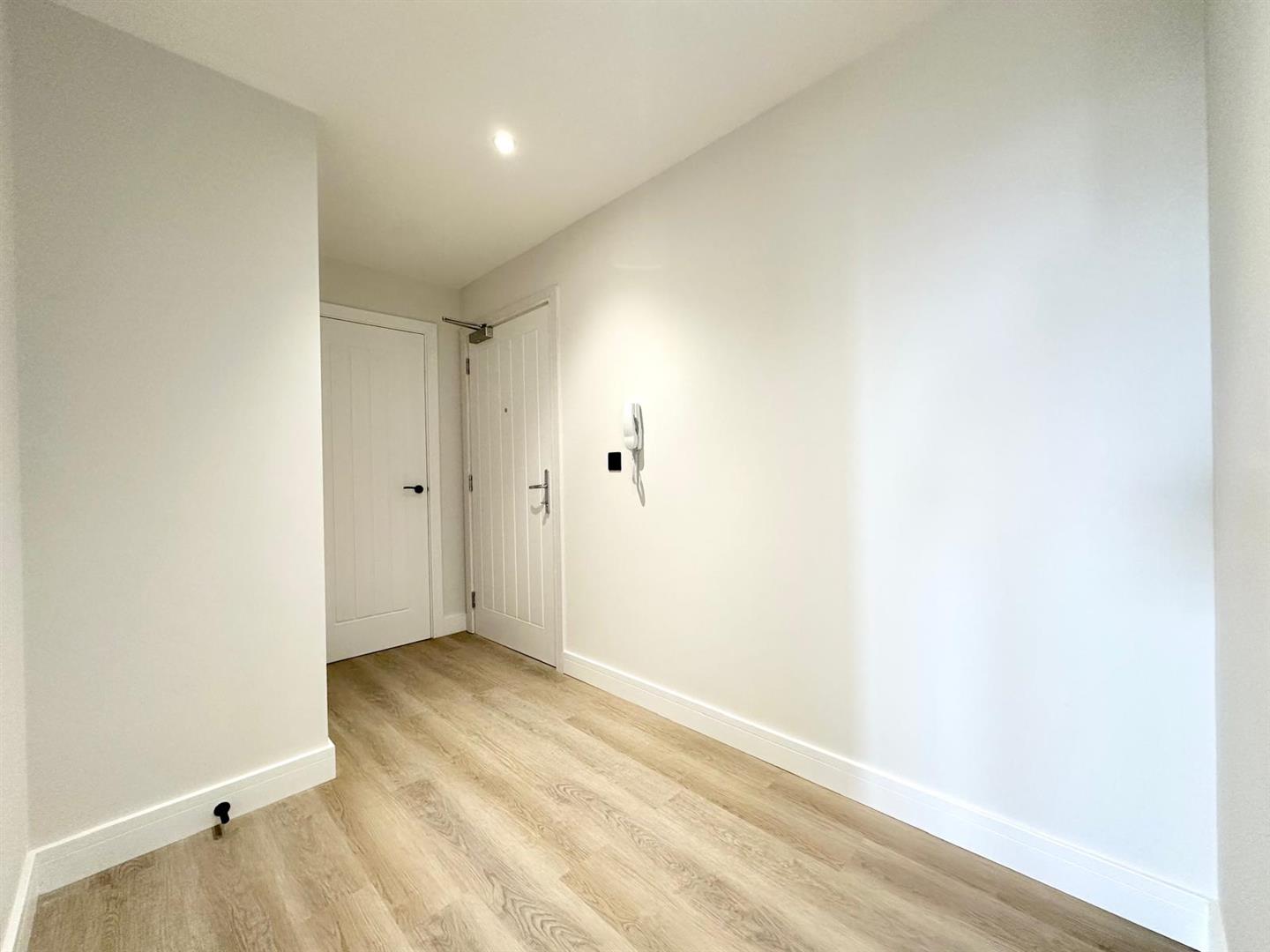 2 bed flat to rent in Sheffield Road, Barnsley, S70 