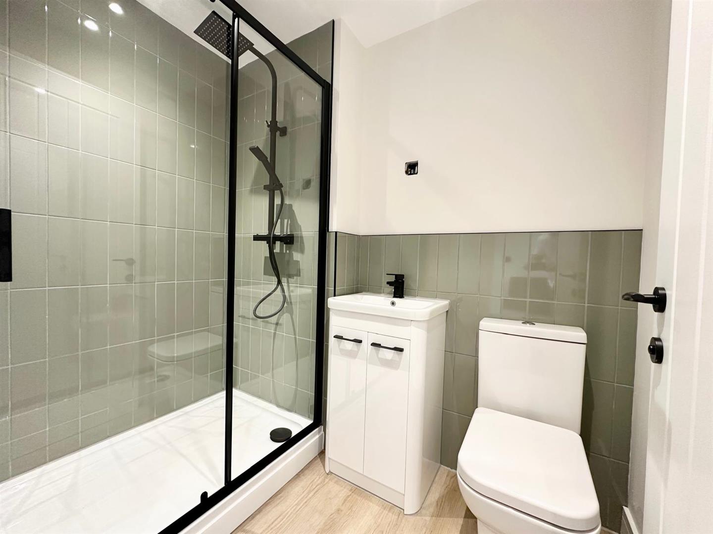 2 bed flat to rent in Sheffield Road, Barnsley 2