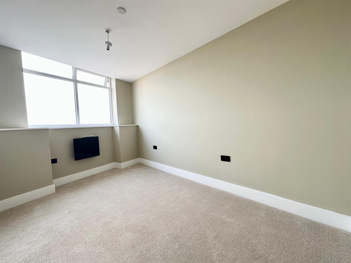 2 bed flat to rent in Sheffield Road, Barnsley 6
