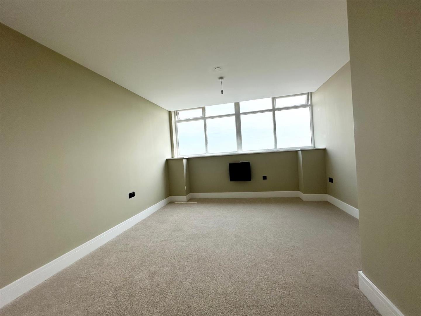 2 bed flat to rent in Sheffield Road, Barnsley 2