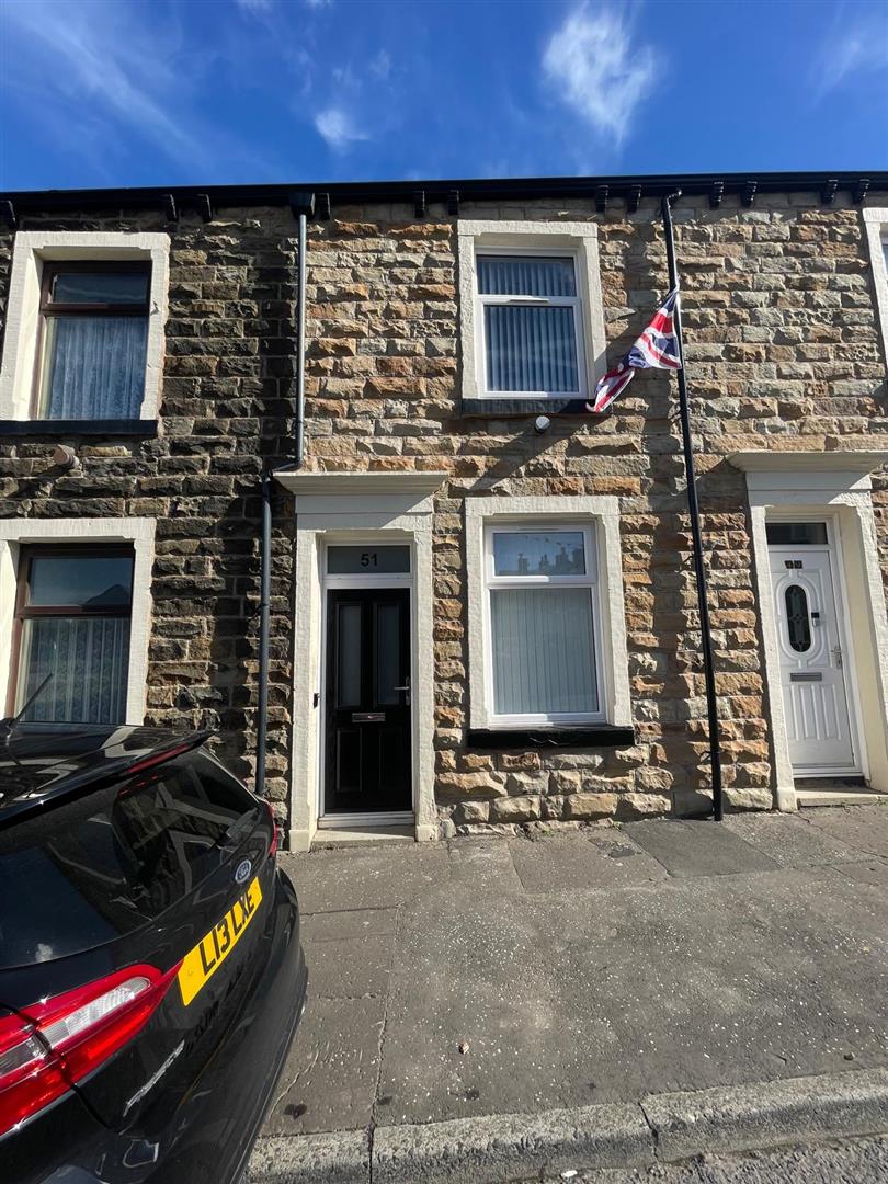 2 bed terraced house to rent in Piccadilly Road, Burnley  - Property Image 1