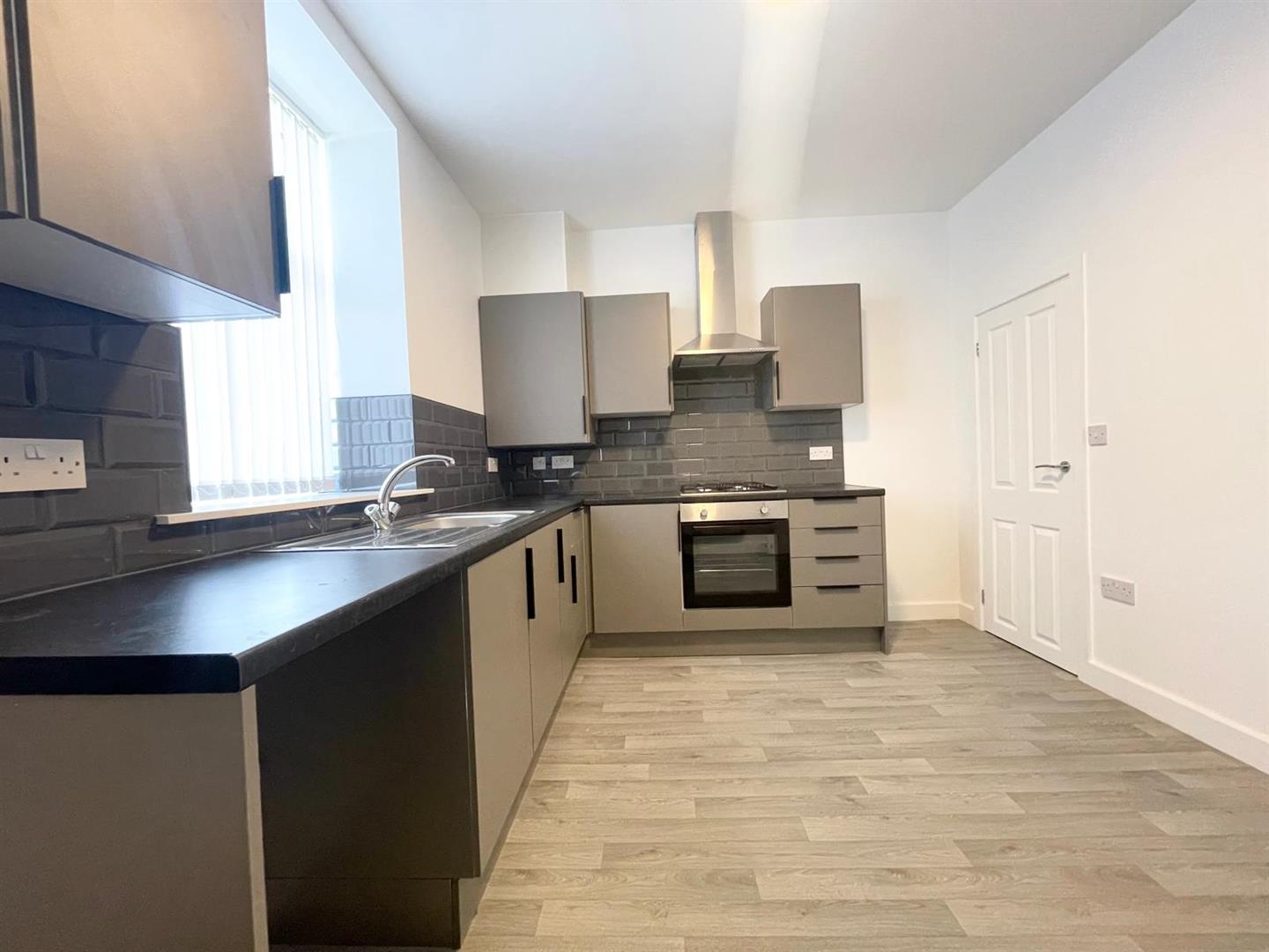 2 bed terraced house to rent in Piccadilly Road, Burnley  - Property Image 3
