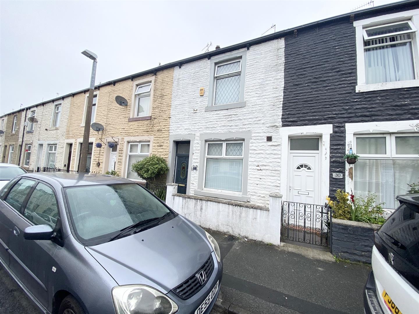4 bed terraced house for sale in Bar Street, Burnley - Property Image 1
