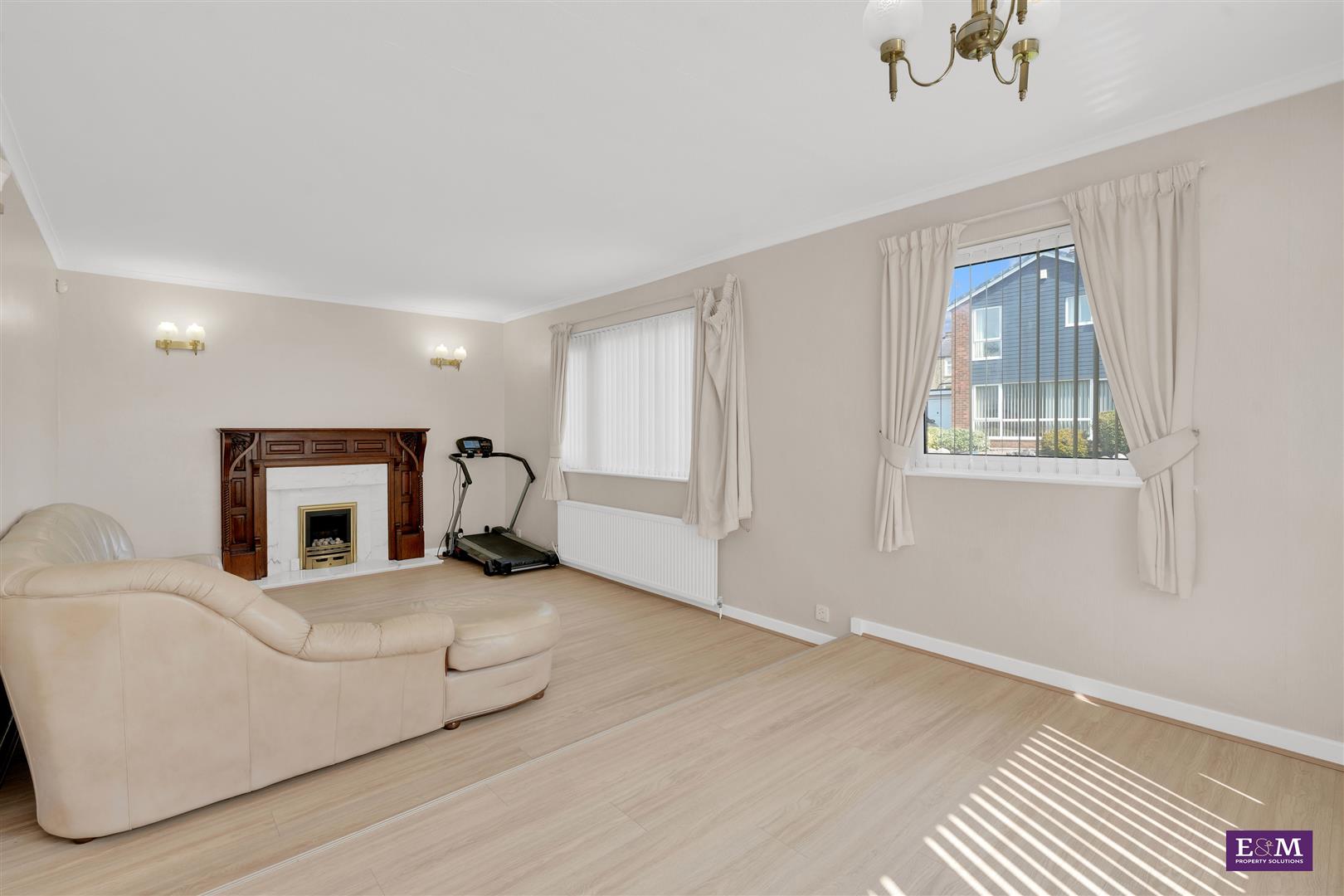 4 bed detached house for sale in Hallwood Close, Burnley 3