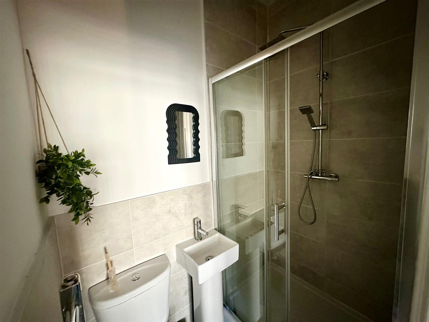 1 bed house share to rent in St. Matthew Street, Burnley  - Property Image 8