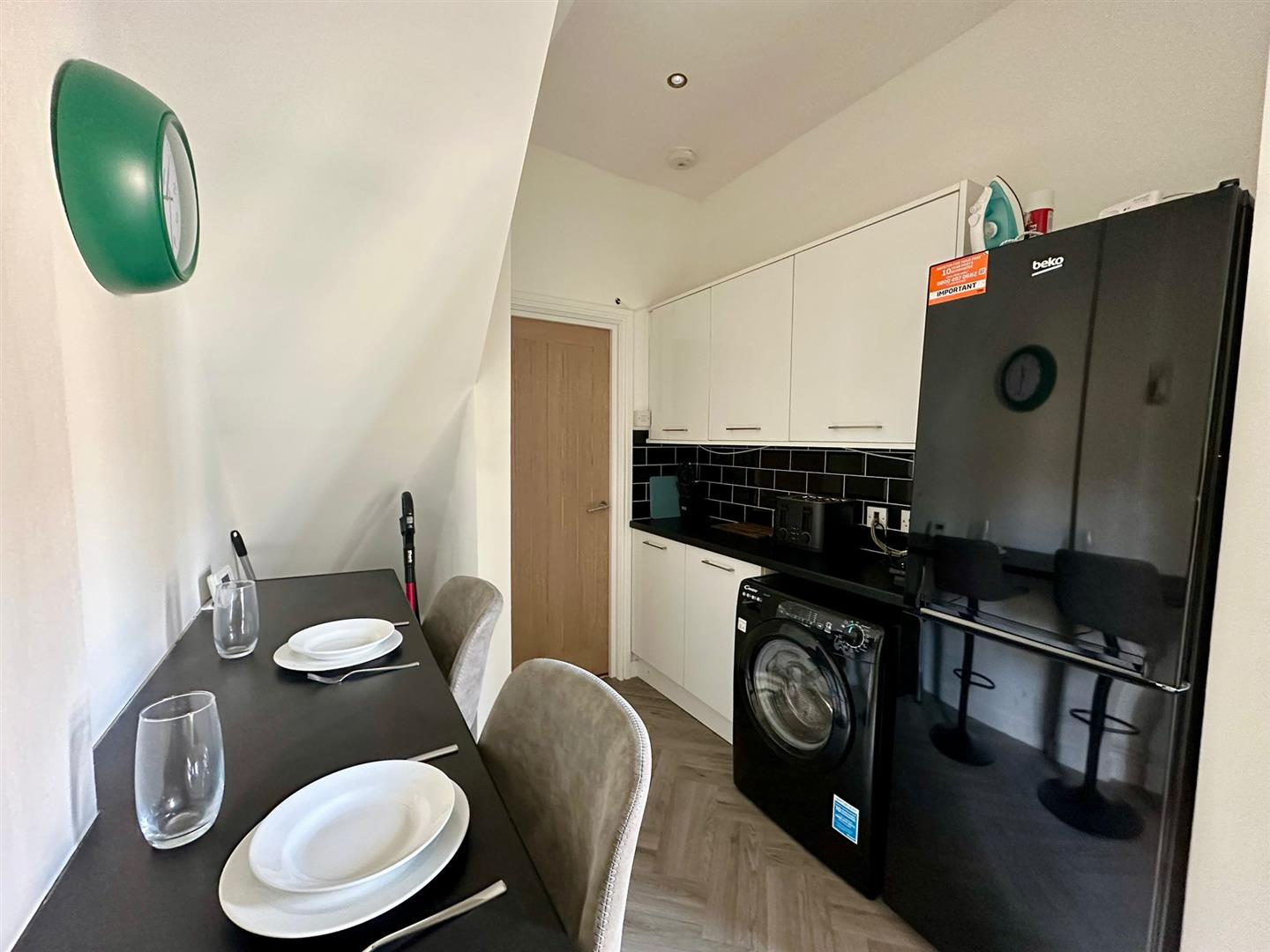 1 bed house share to rent in St. Matthew Street, Burnley 8