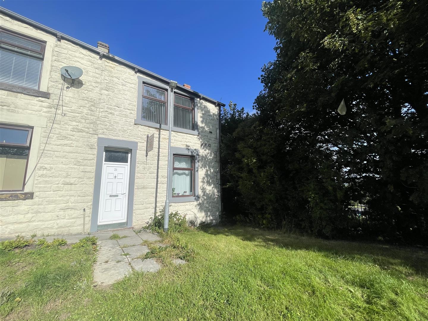4 bed end of terrace house for sale in Grant Street, Burnley  - Property Image 1