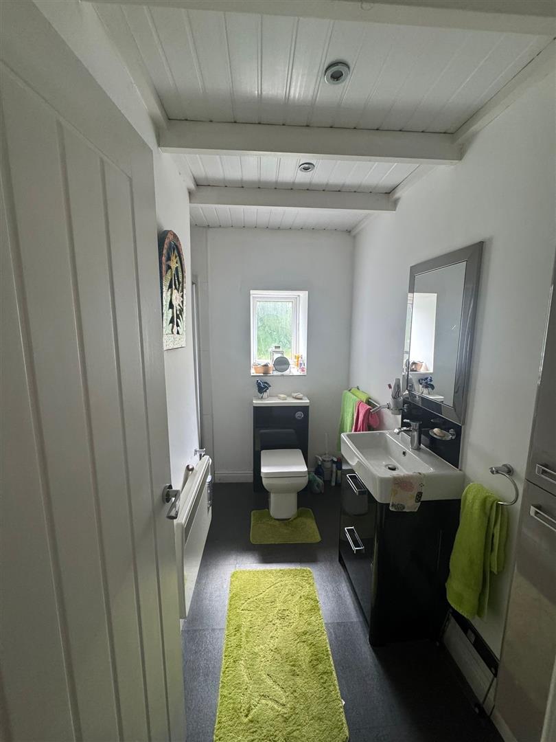 2 bed terraced house for sale in Clarence Street, Burnley  - Property Image 4