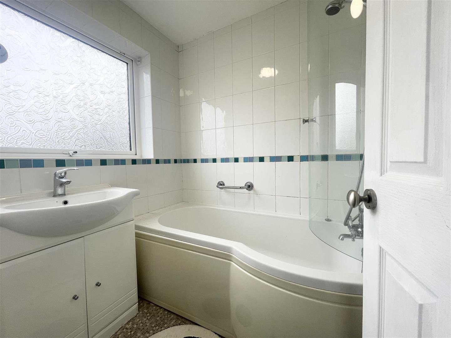 3 bed terraced house for sale in Aylesbury Walk, Burnley  - Property Image 6