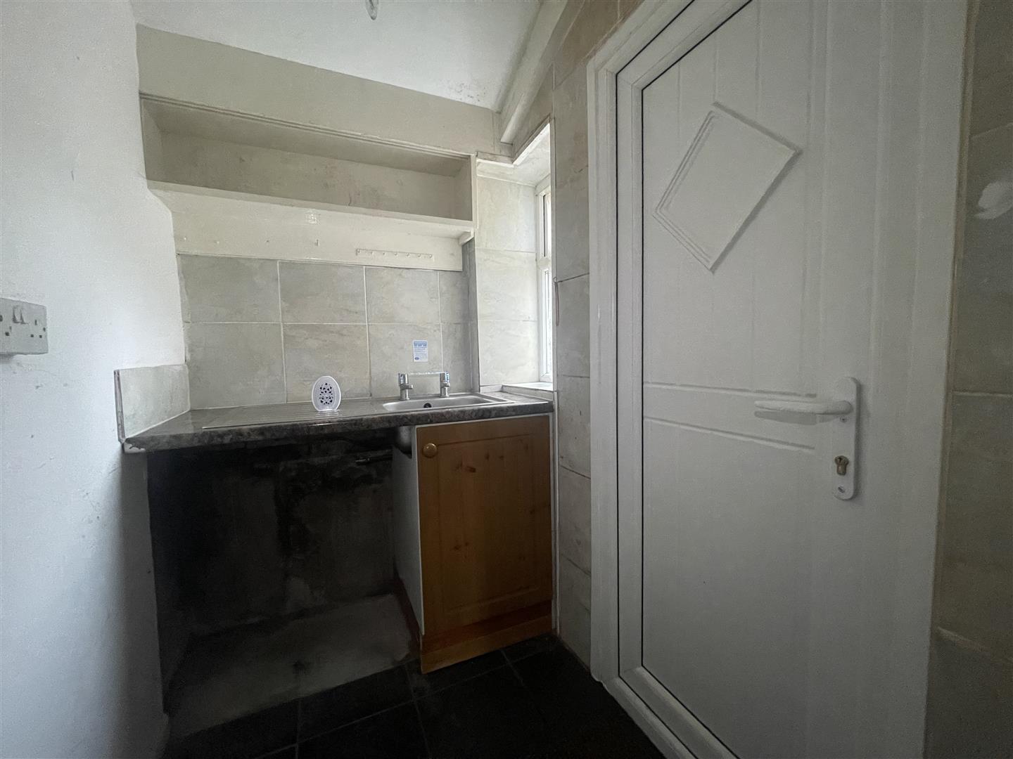 2 bed terraced house for sale in Branch Road, Burnley 3