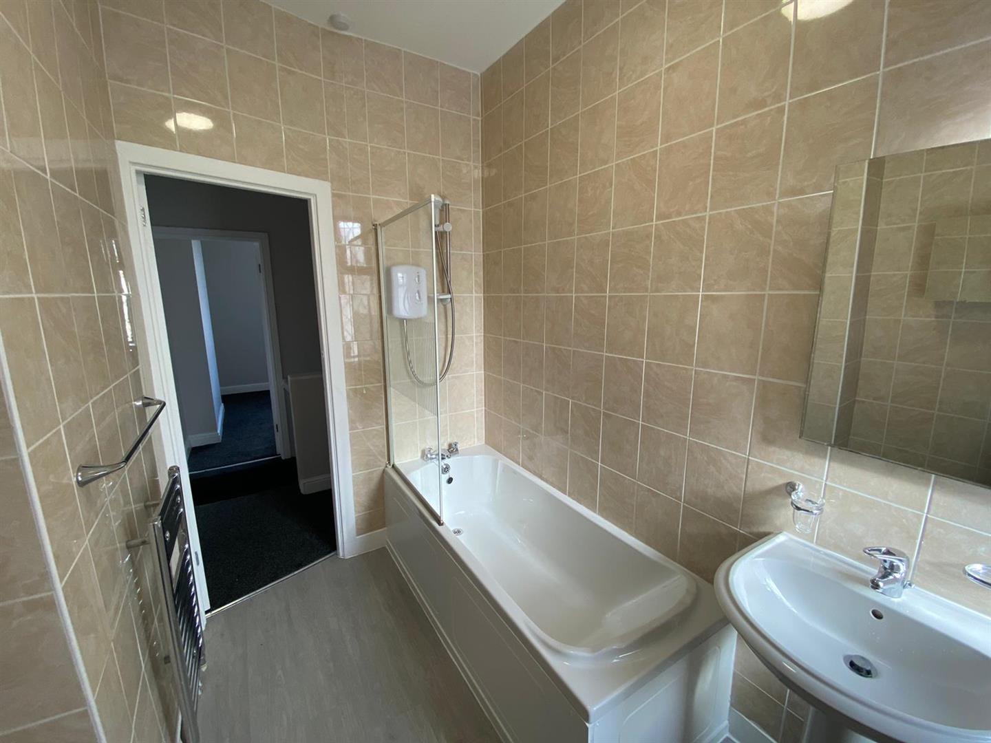 2 bed end of terrace house to rent in Scarlett Street, Burnley 9
