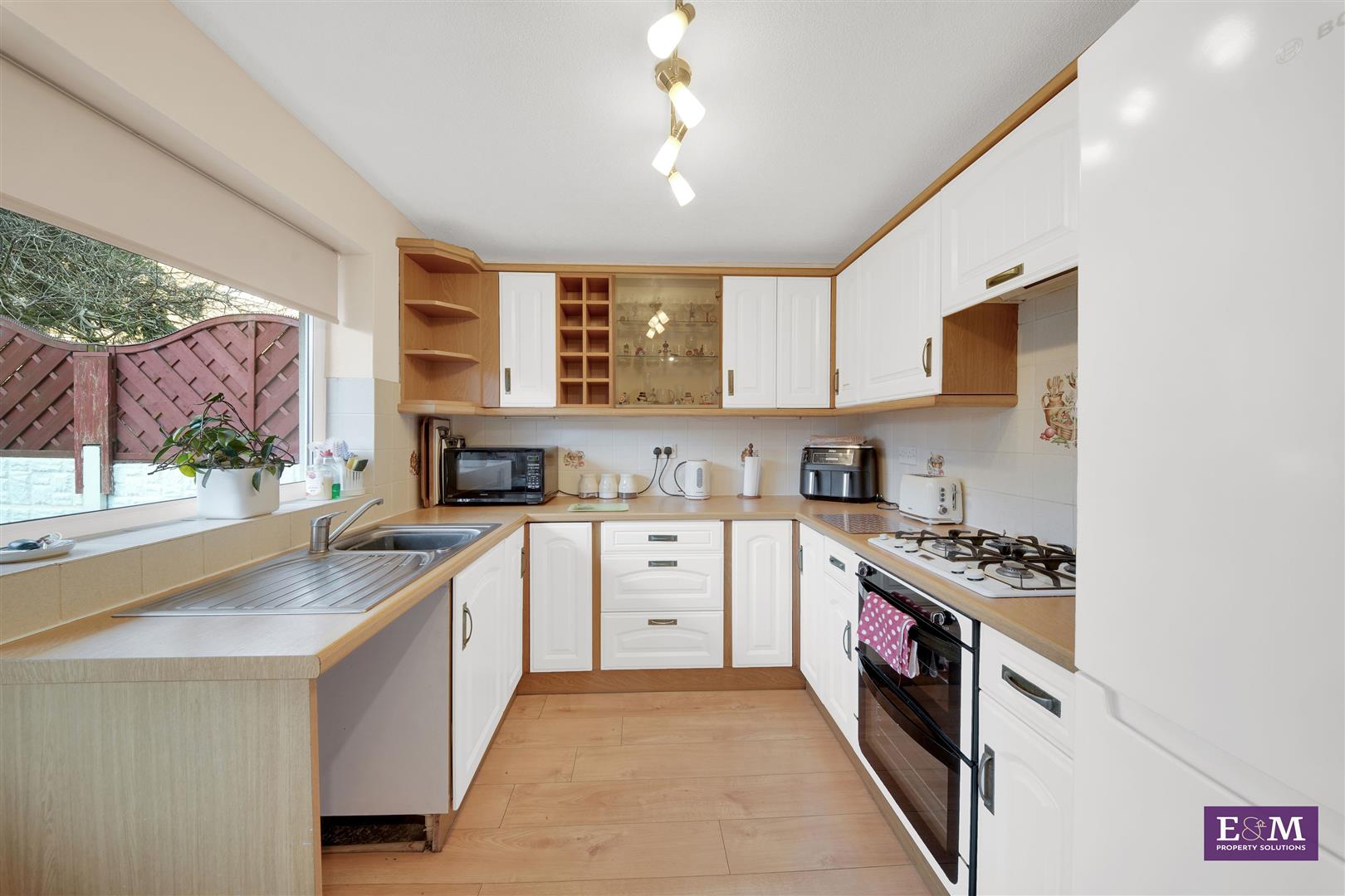 3 bed semi-detached house for sale in Hillingdon Road, Burnley  - Property Image 4