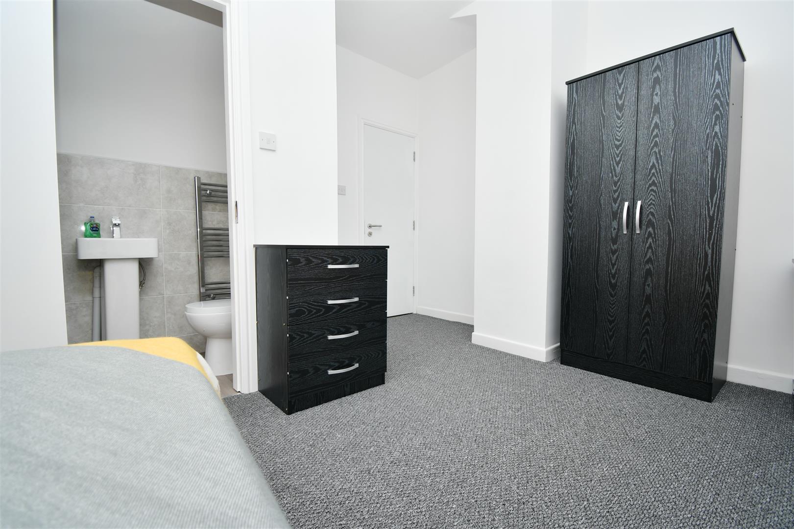 4 bed terraced house for sale in Scarlett Street, Burnley  - Property Image 10