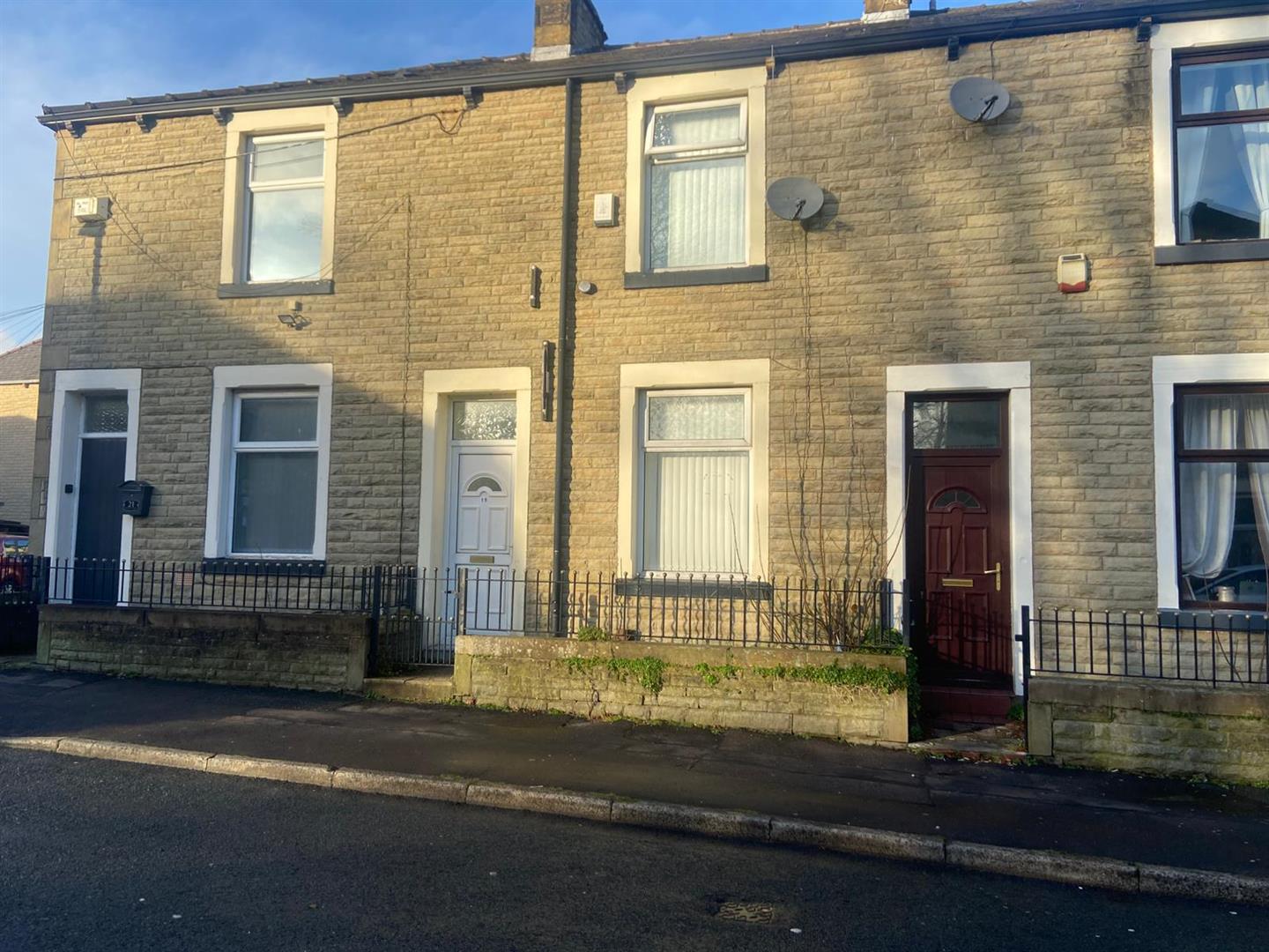 4 bed terraced house for sale in Netherby Street, Burnley - Property Image 1