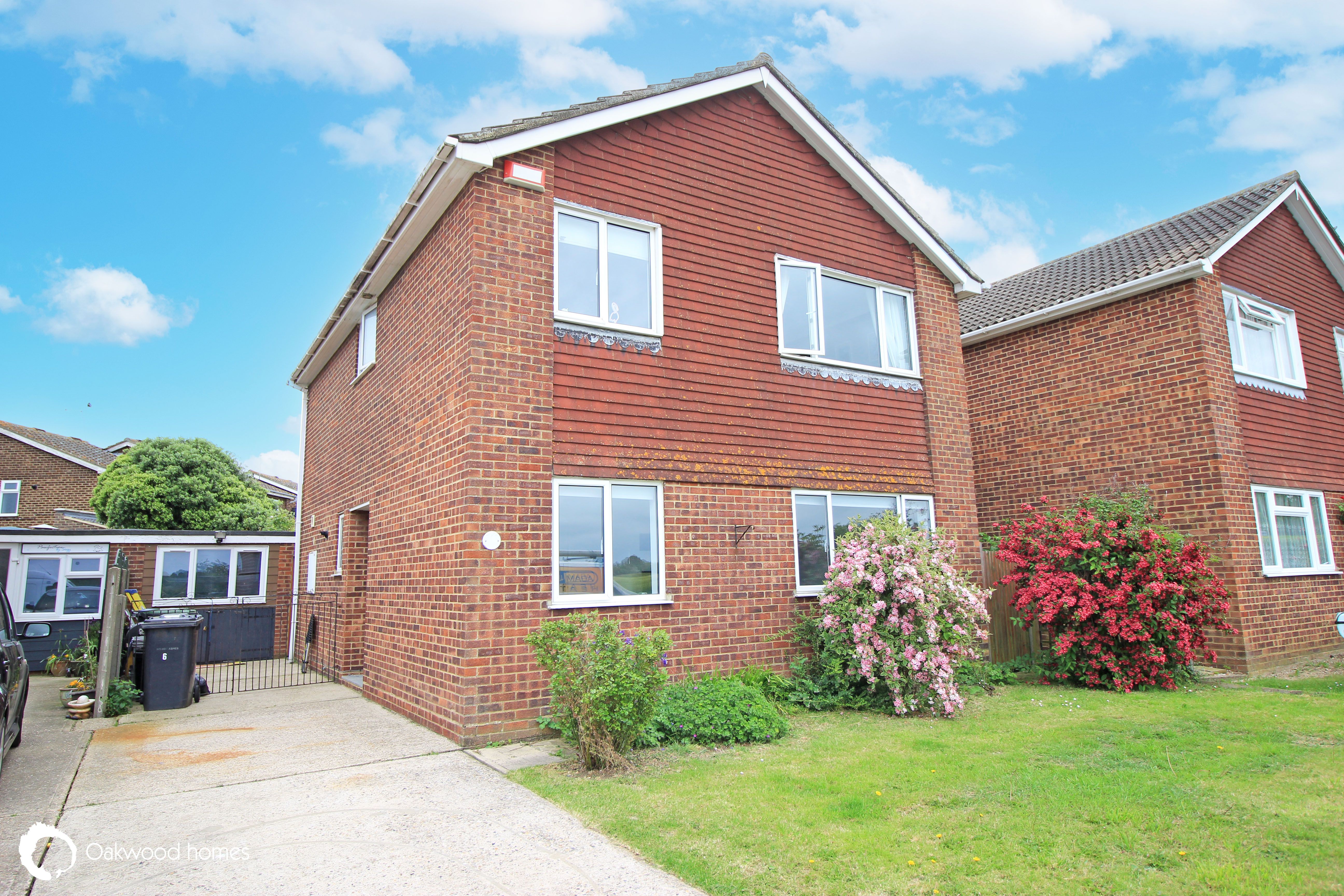 4 bed detached house for sale in Thornden Close, Herne Bay - Property Image 1