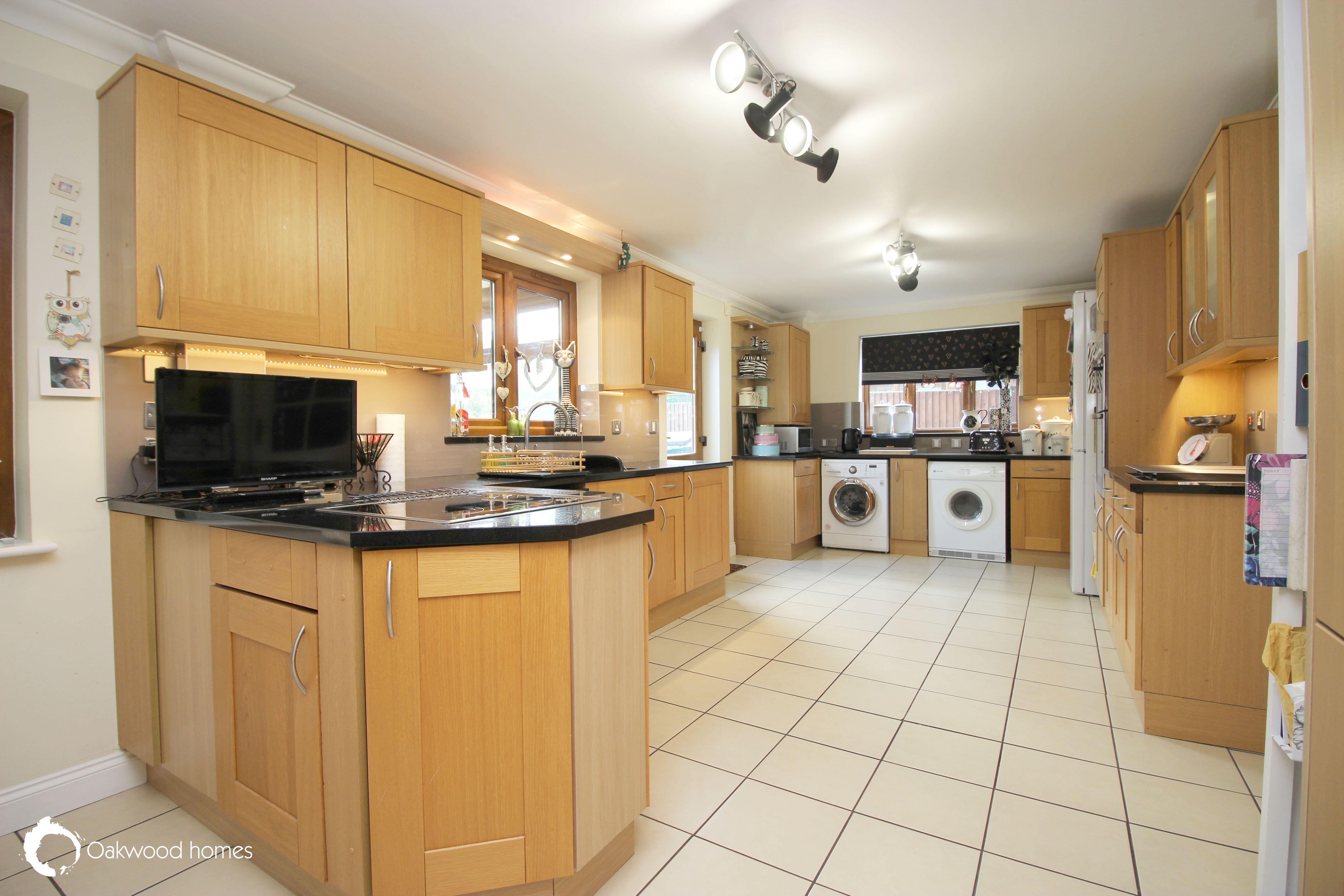 4 bed detached house for sale in Ramsgate Road, Broadstairs  - Property Image 4