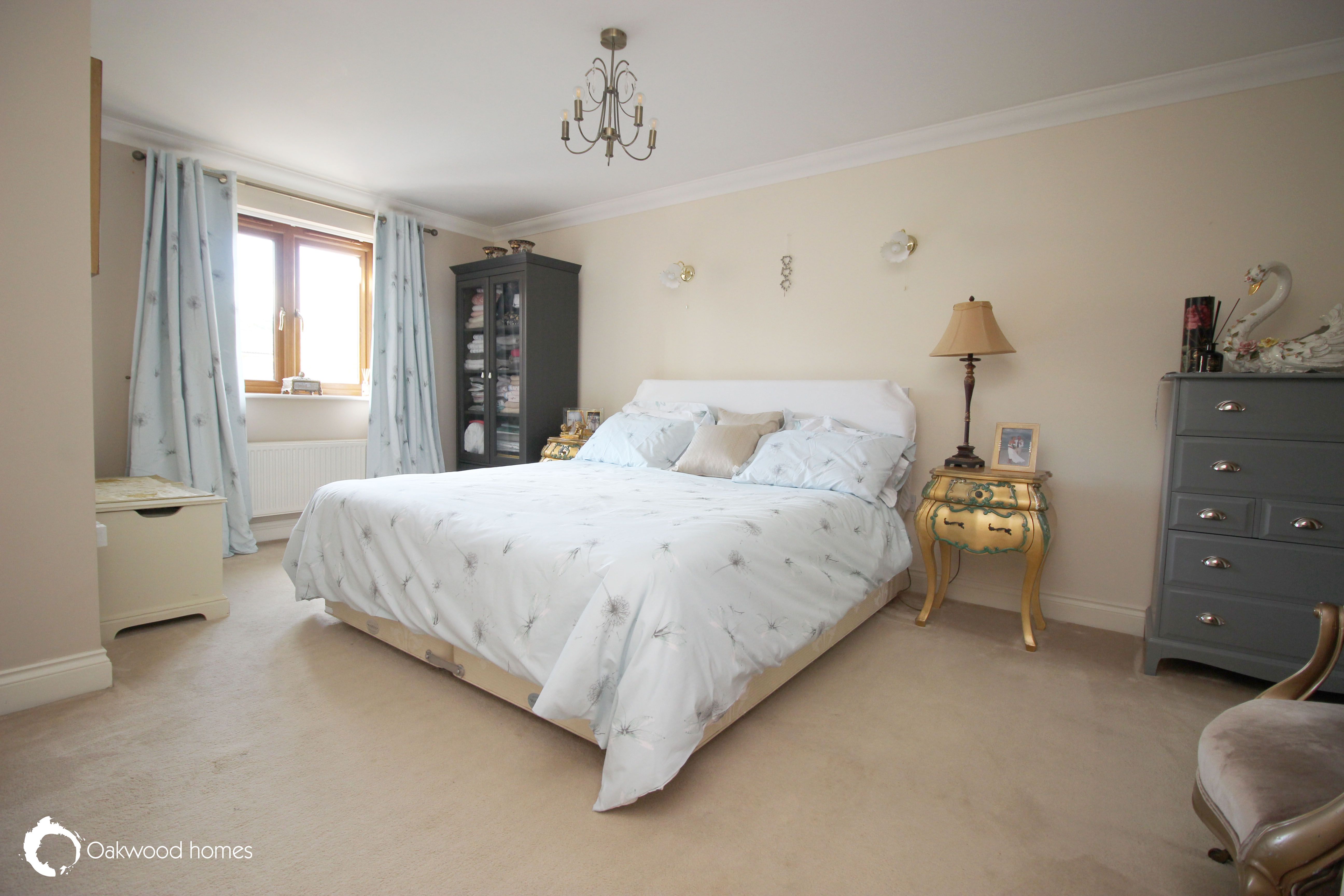4 bed detached house for sale in Ramsgate Road, Broadstairs  - Property Image 7