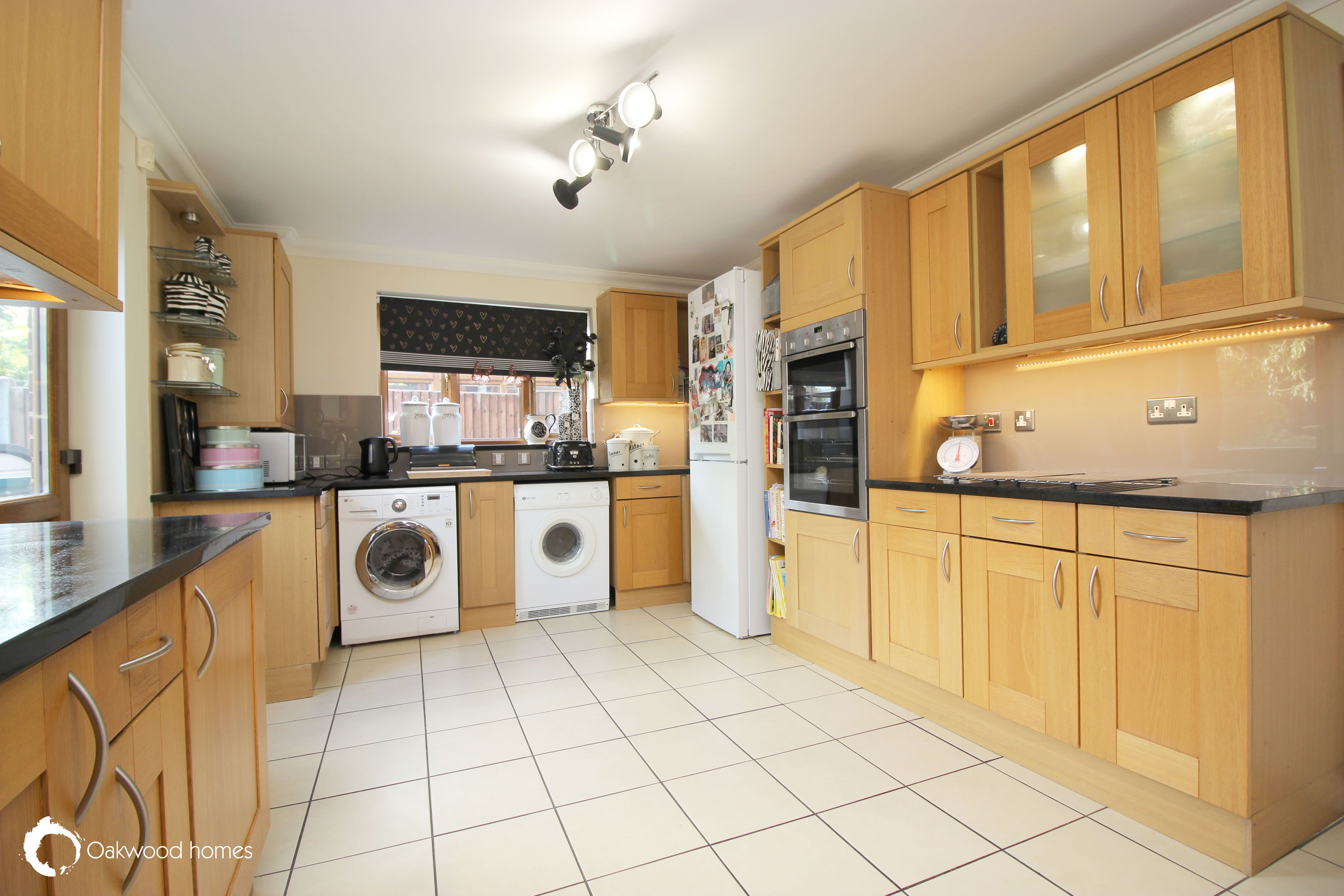 4 bed detached house for sale in Ramsgate Road, Broadstairs  - Property Image 11