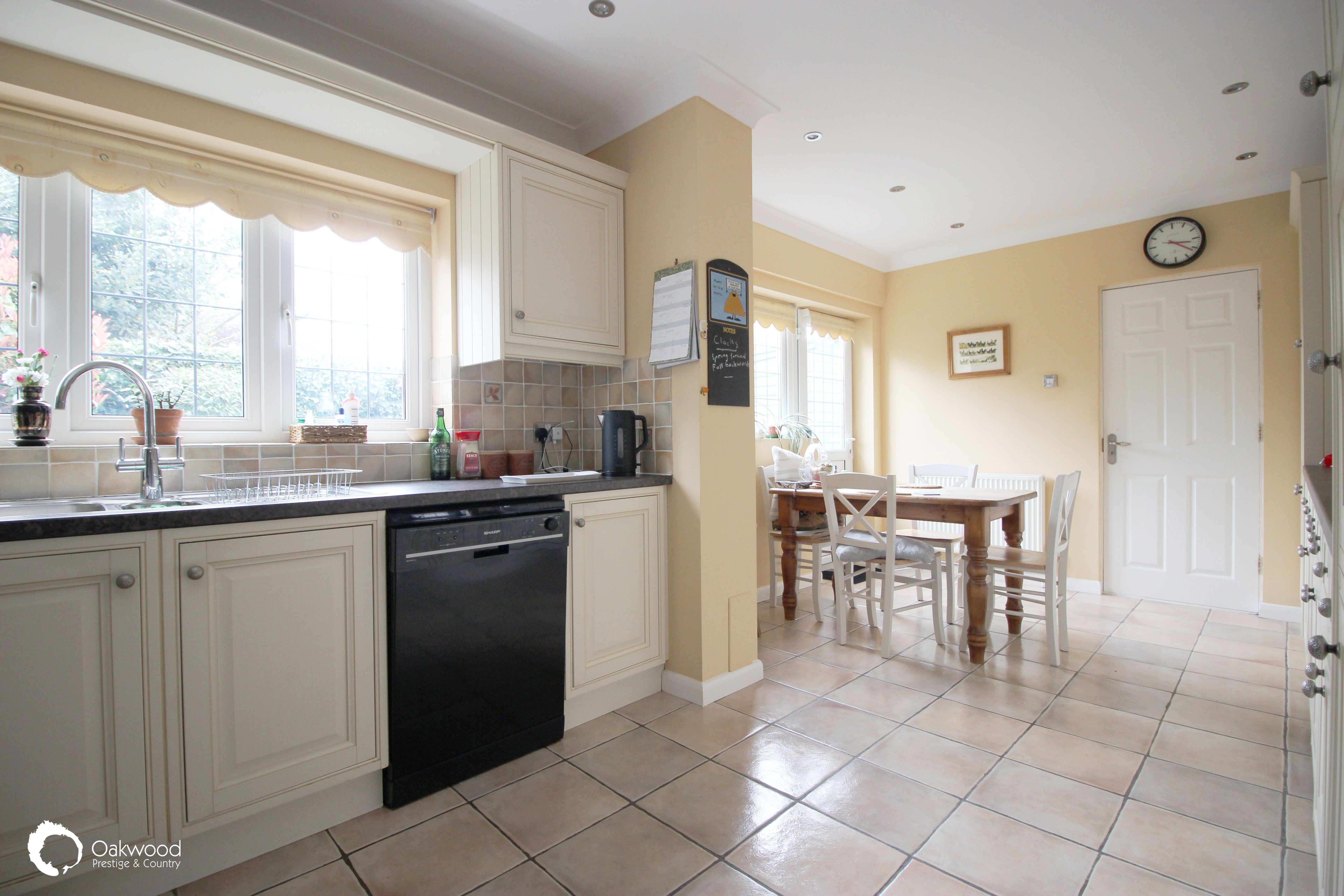 4 bed detached house for sale in Thrupp Paddock, Broadstairs  - Property Image 6