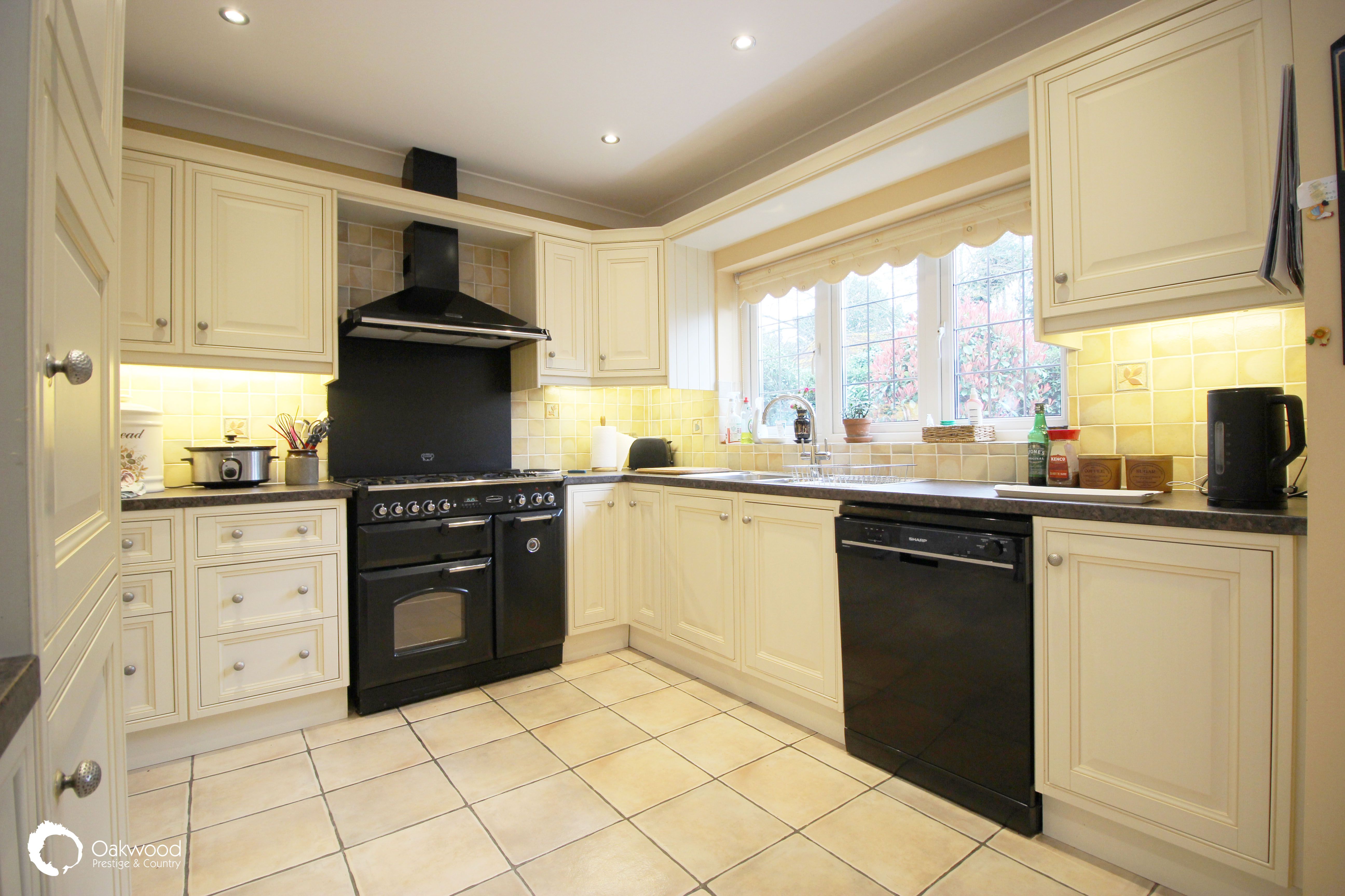 4 bed detached house for sale in Thrupp Paddock, Broadstairs  - Property Image 7