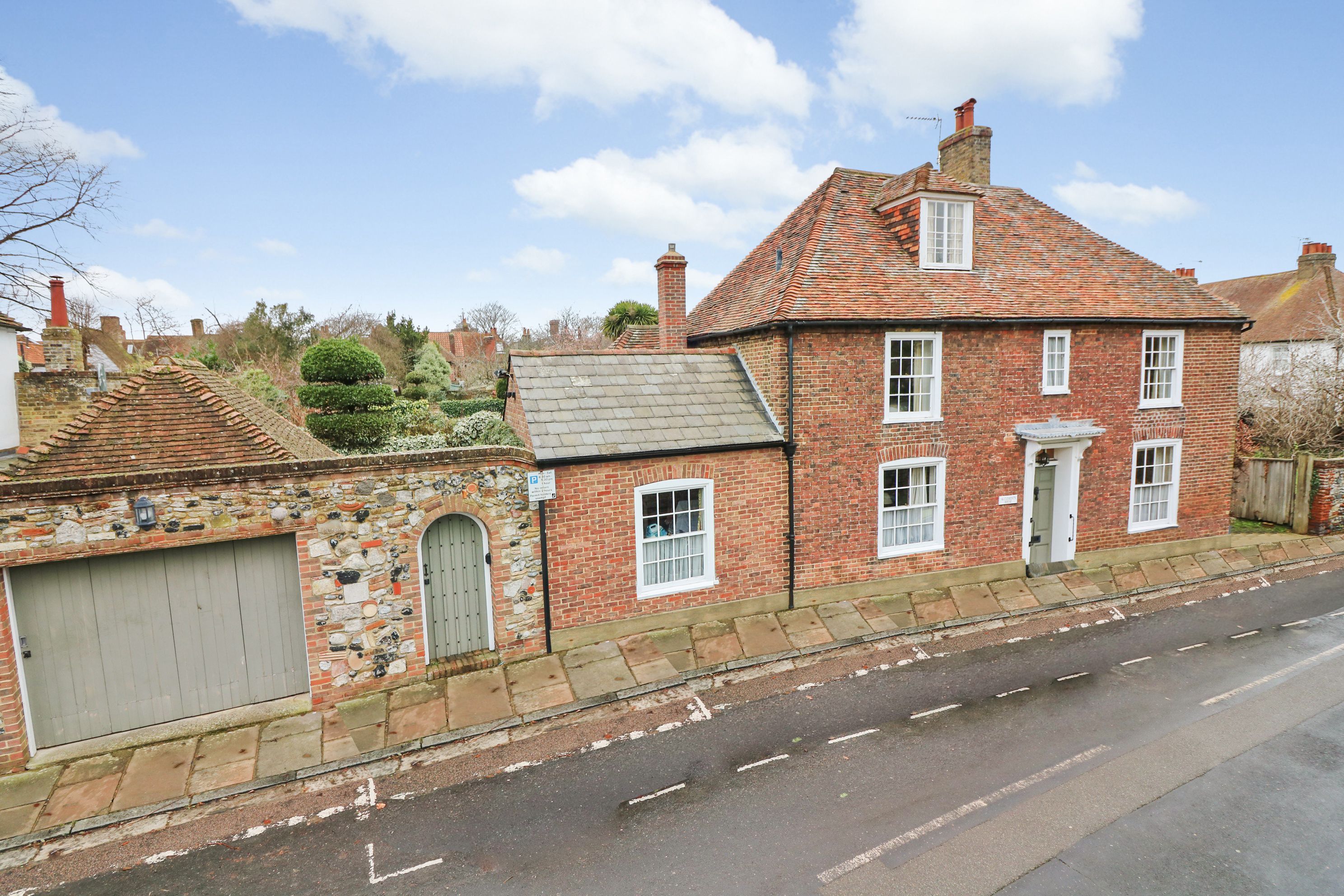 4 bed detached house for sale in Knightrider Street, Sandwich  - Property Image 1