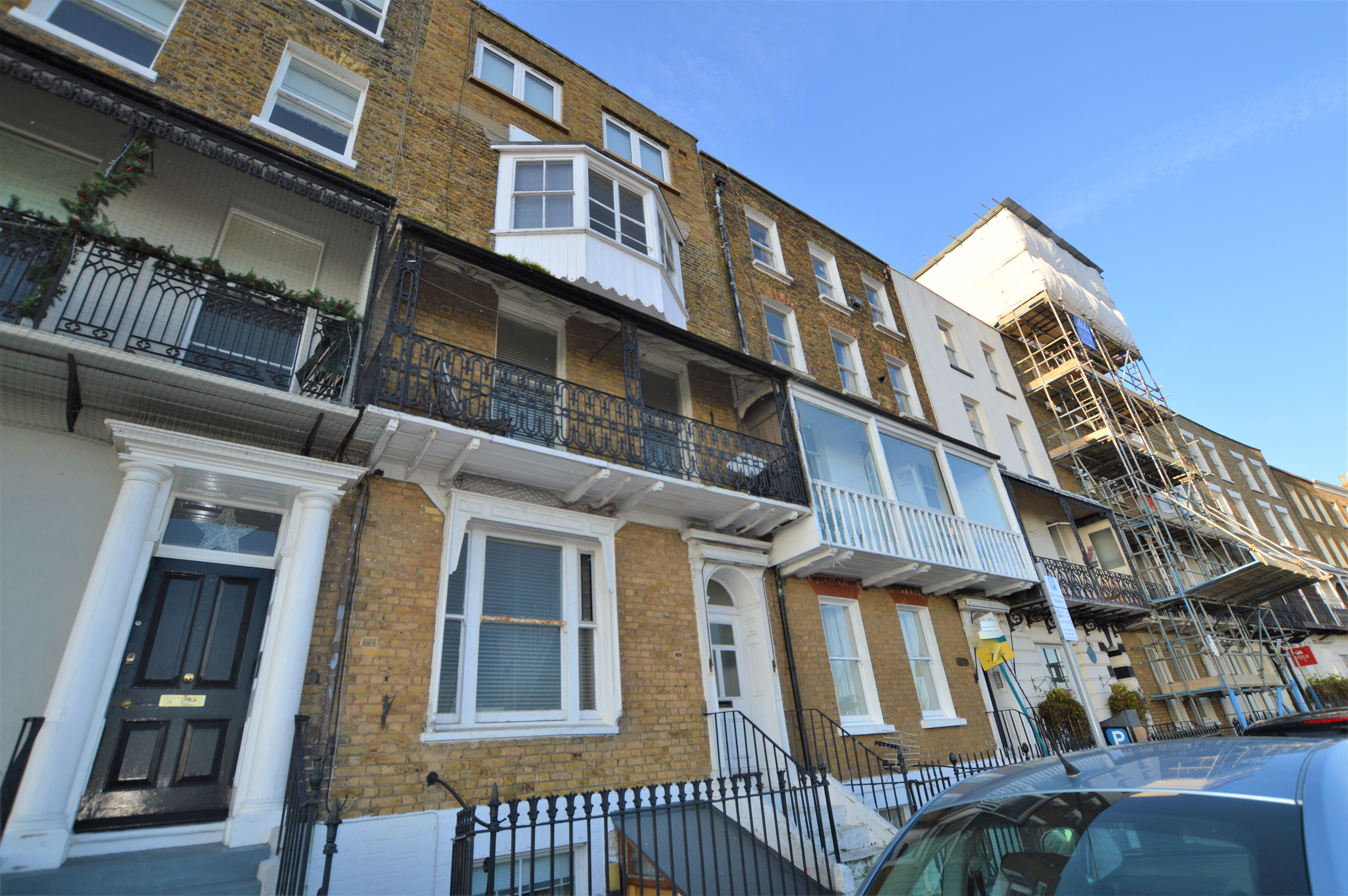 1 bed flat to rent in Nelson Crescent, Ramsgate  - Property Image 1
