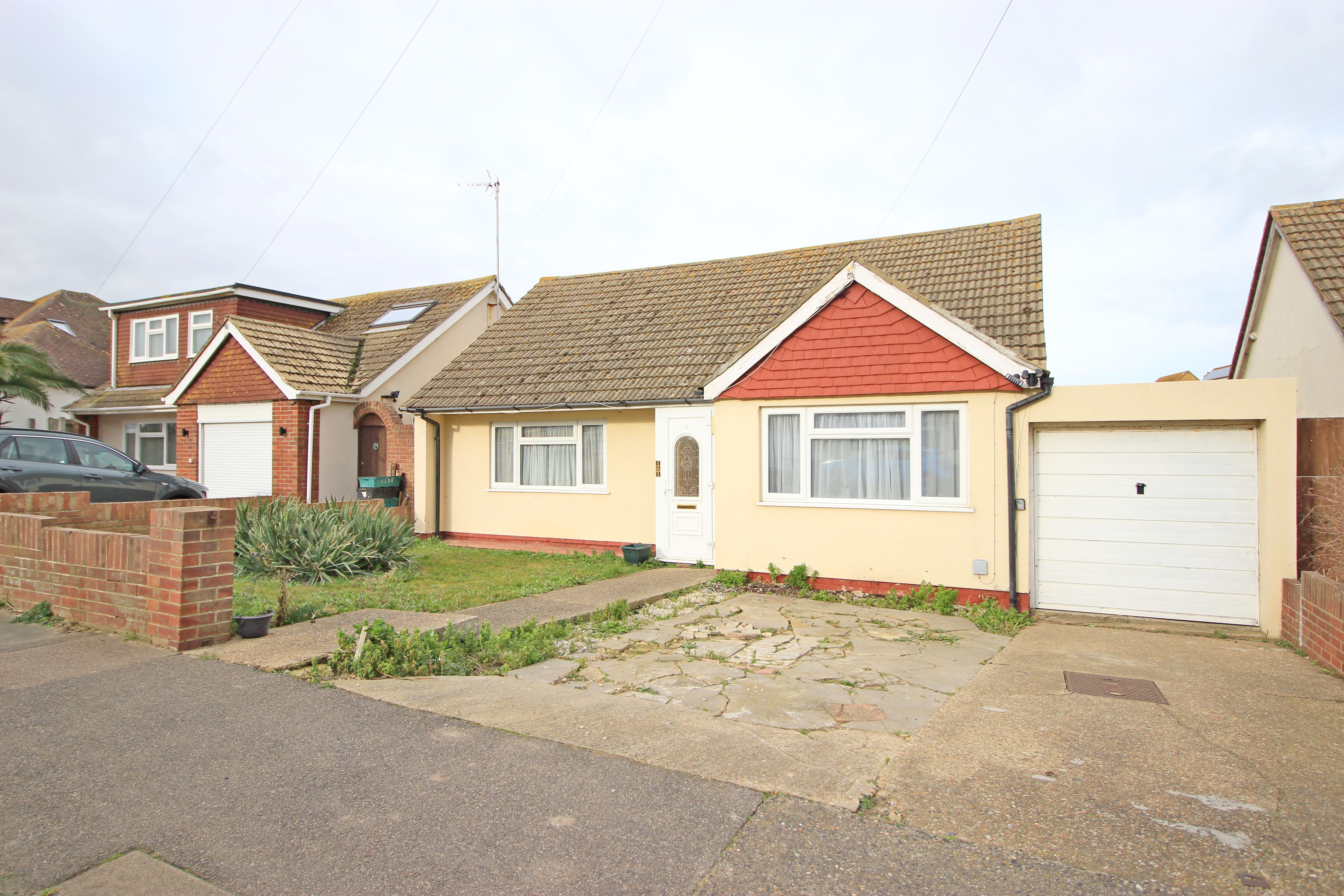 3 bed semi-detached bungalow to rent in Botany Road, Broadstairs  - Property Image 1