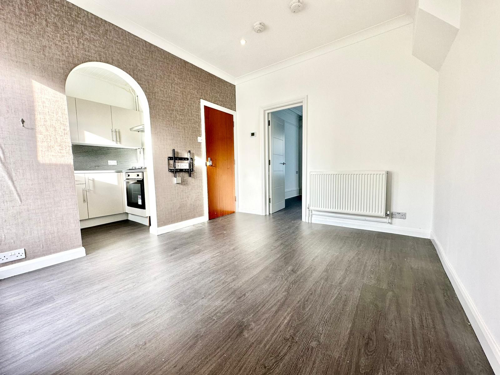 1 bed flat to rent in Ethelbert Gardens, Margate  - Property Image 2