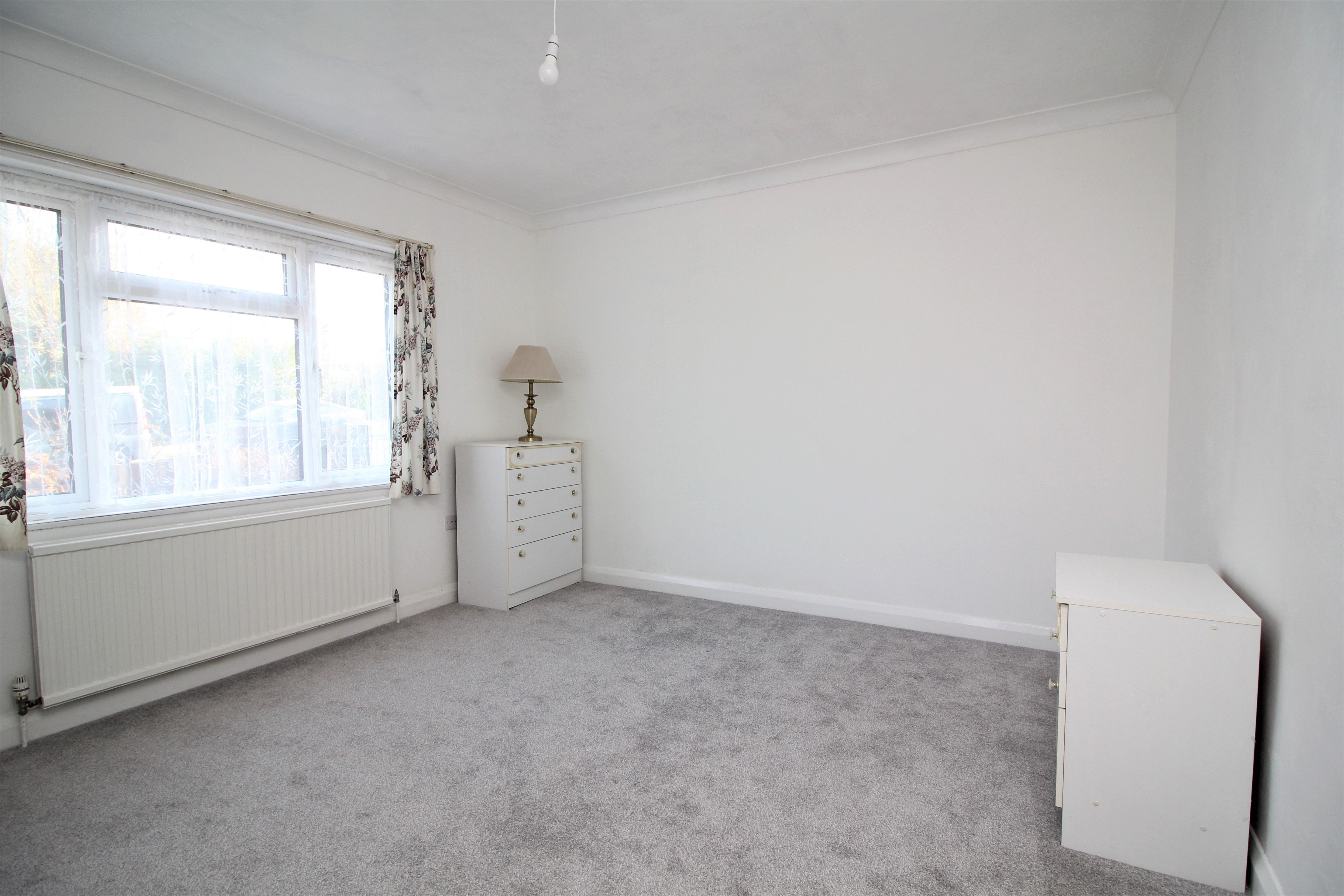 2 bed bungalow to rent in Park Crescent Road, Margate  - Property Image 8