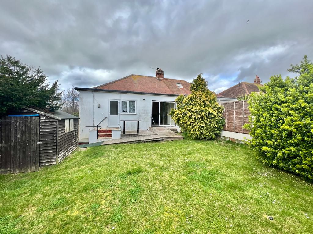3 bed semi-detached bungalow to rent in Nethercourt Hill, Ramsgate  - Property Image 7